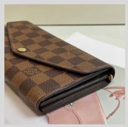 Louis Vuitton checkerboard double layered wallet