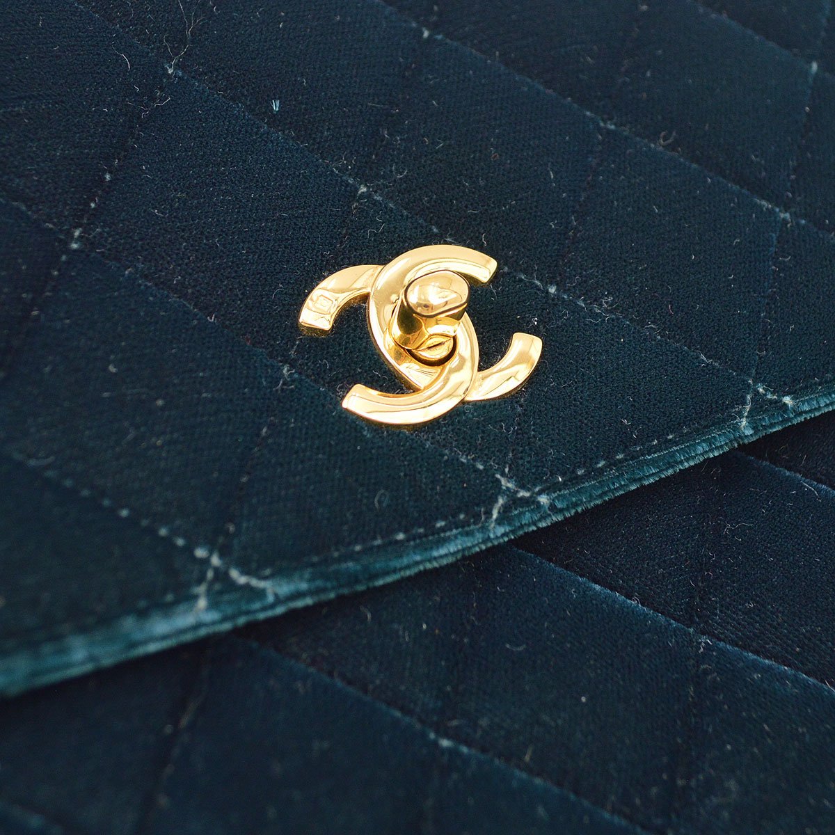 CHANEL 1997-1999 Green Velvet Flap Shoulder Bag