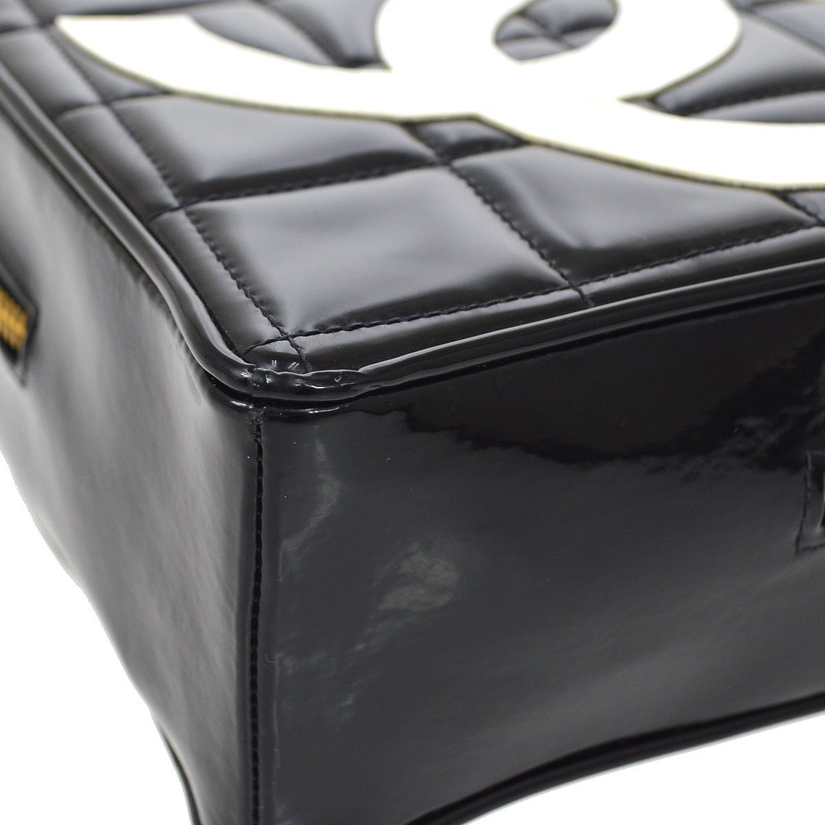 CHANEL * 1995 Black Patent Leather Heart vanity bag