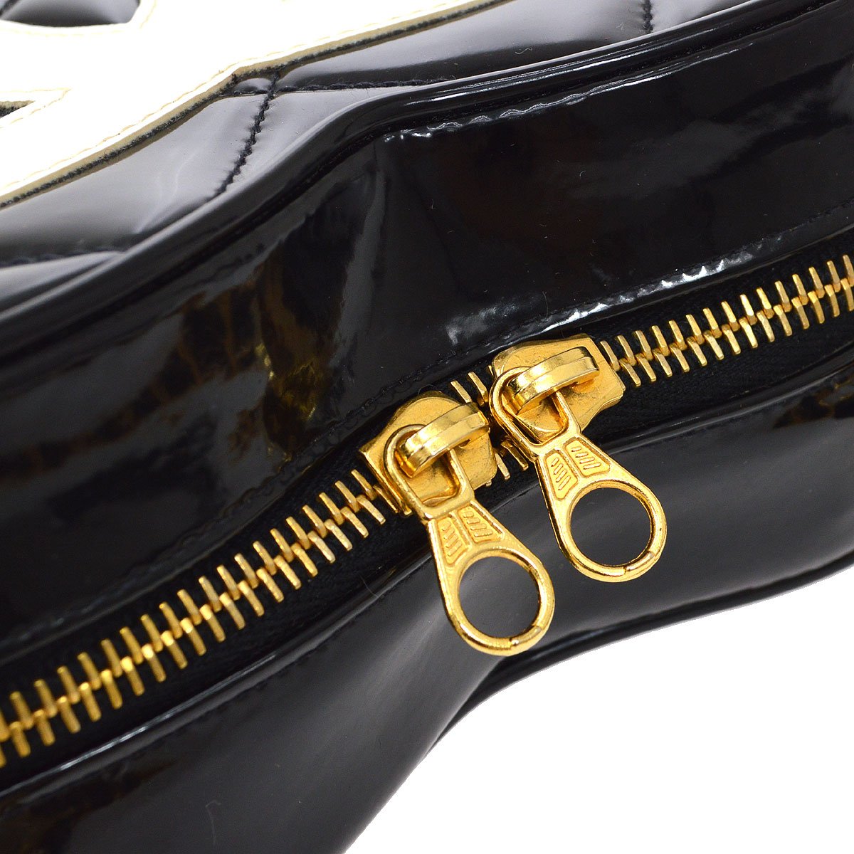 CHANEL * 1995 Black Patent Leather Heart vanity bag