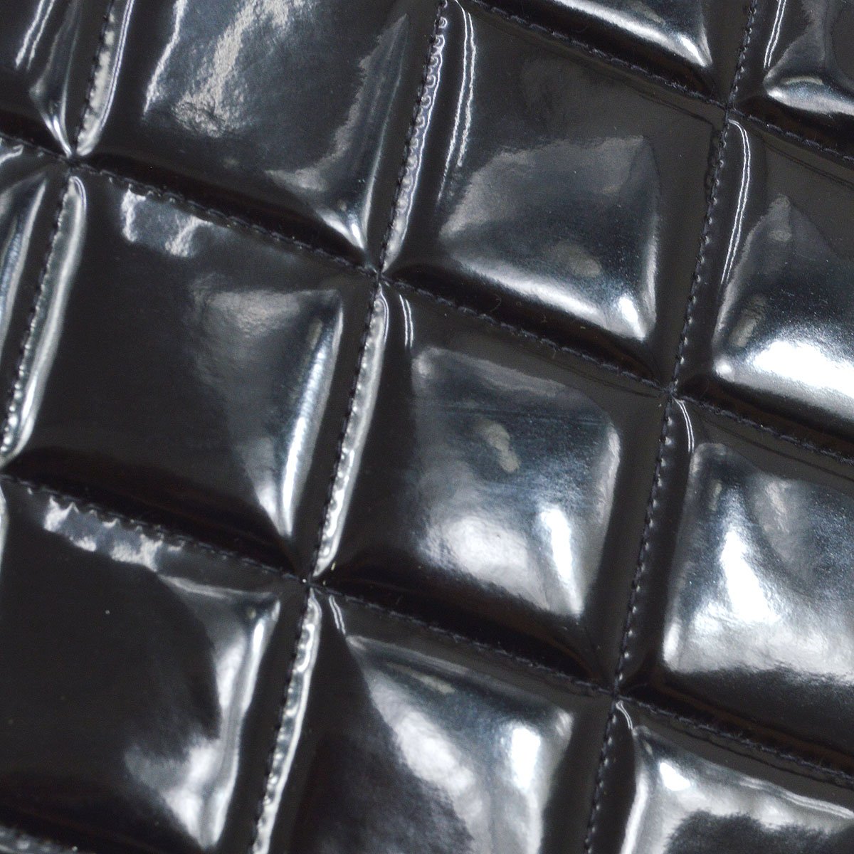 CHANEL * 1995 Black Patent Leather Heart vanity bag