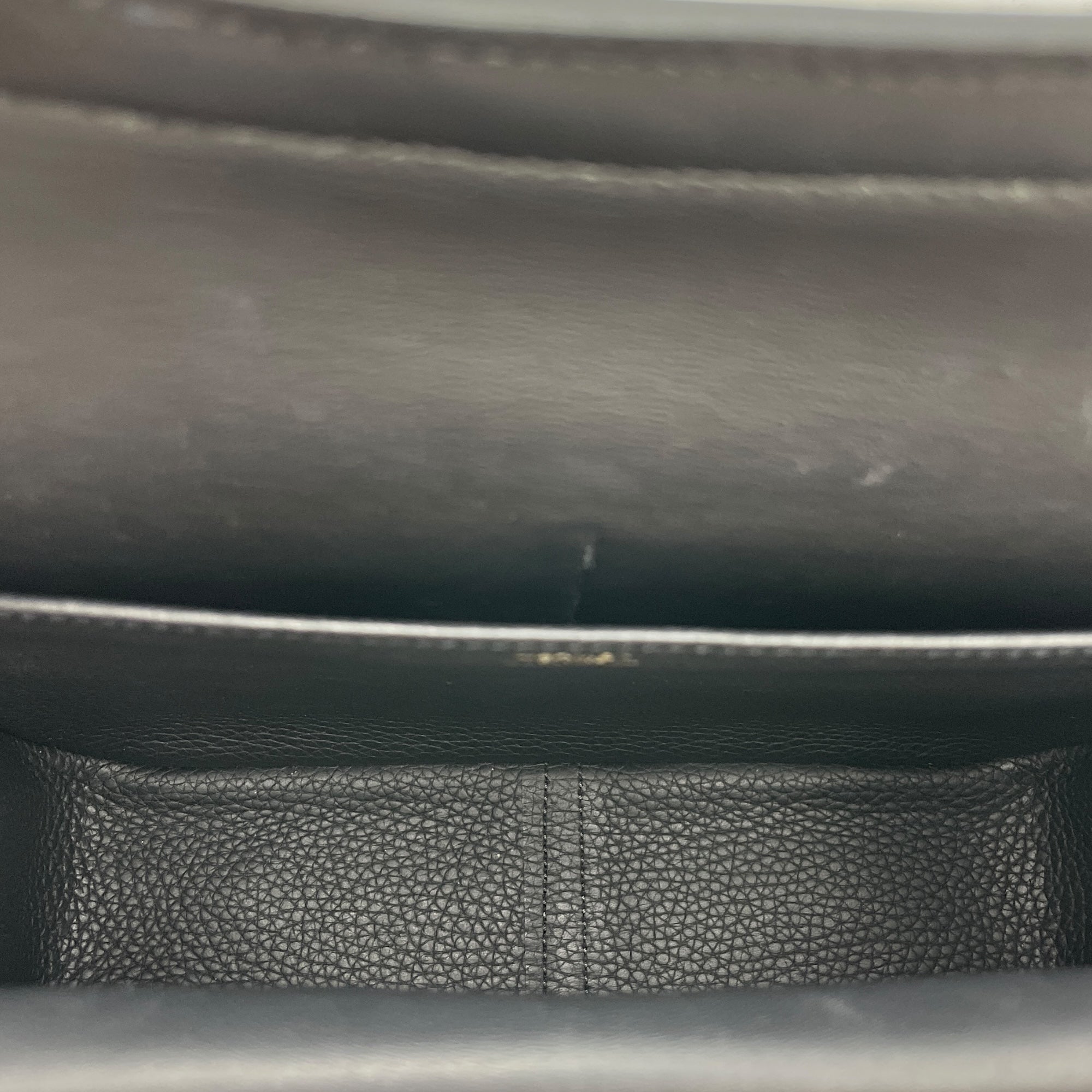 Halzan 25 Black in Clemence, Gold hardware