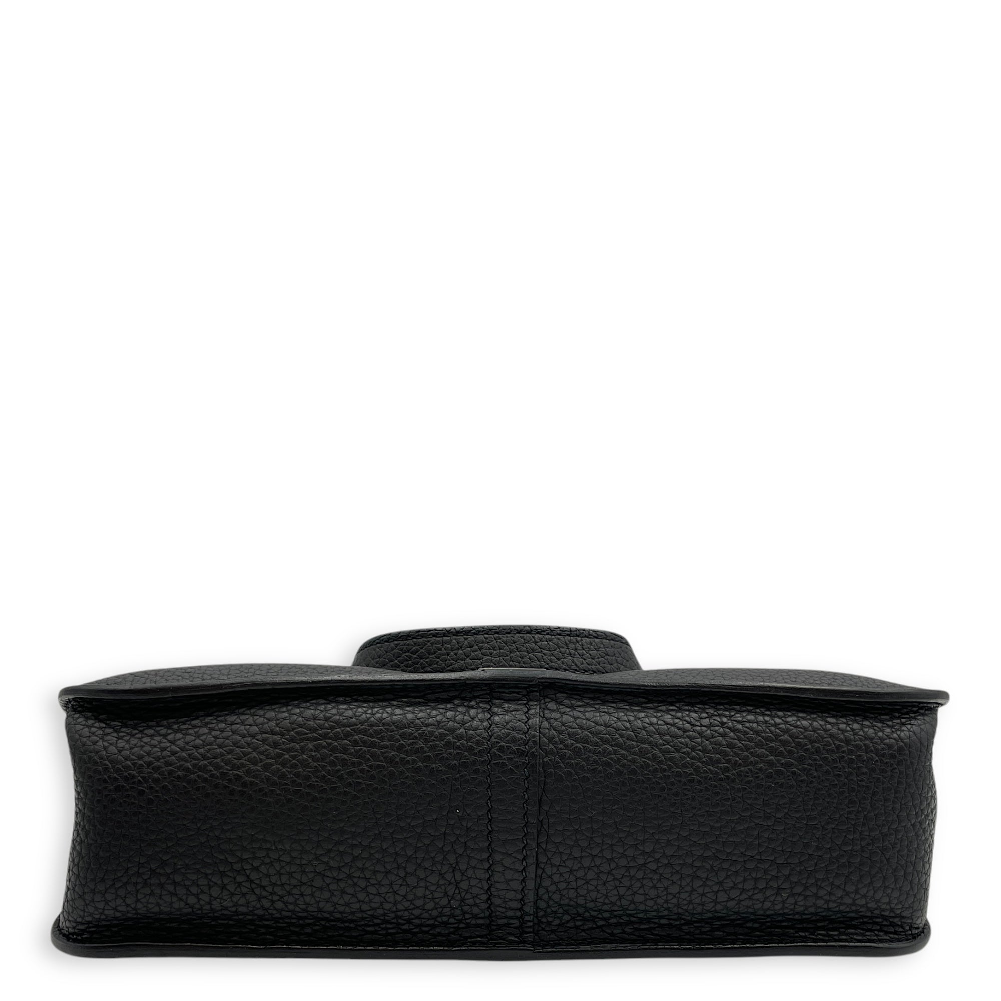 Halzan 25 Black in Clemence, Gold hardware