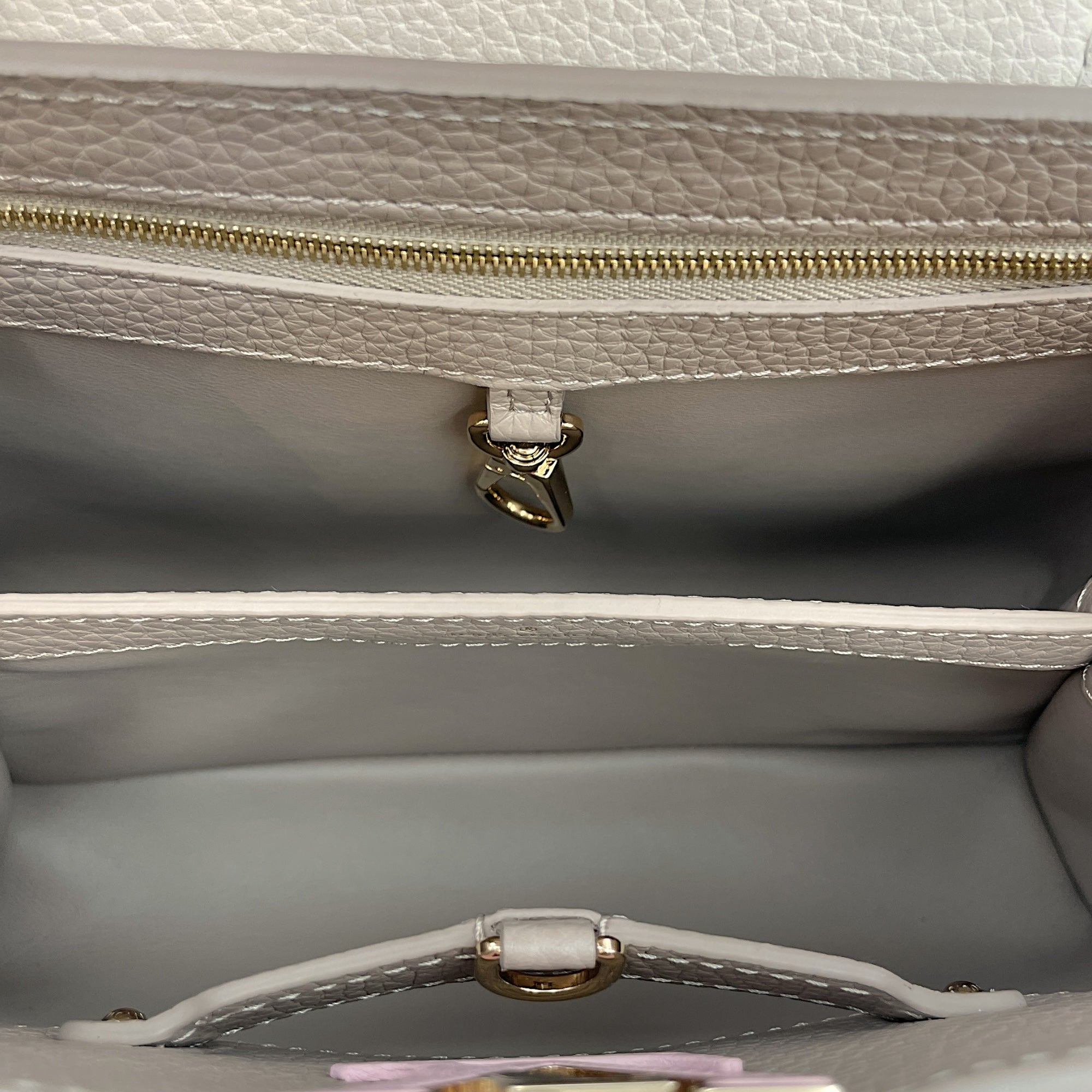 Capucines BB Medium Pink/Cream/Galet Shoulder Bag in Taurillon, Gold hardware