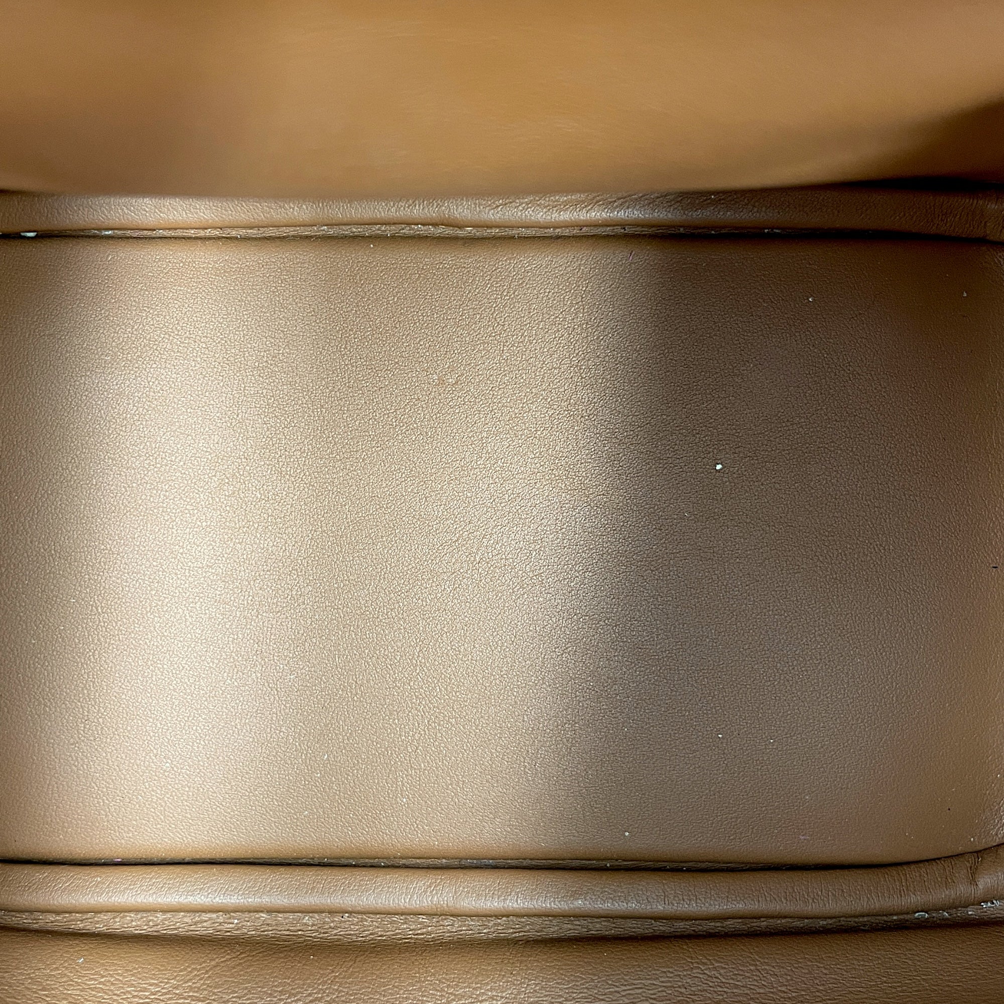 Lindy Mini Gold in Clemence, Gold hardware