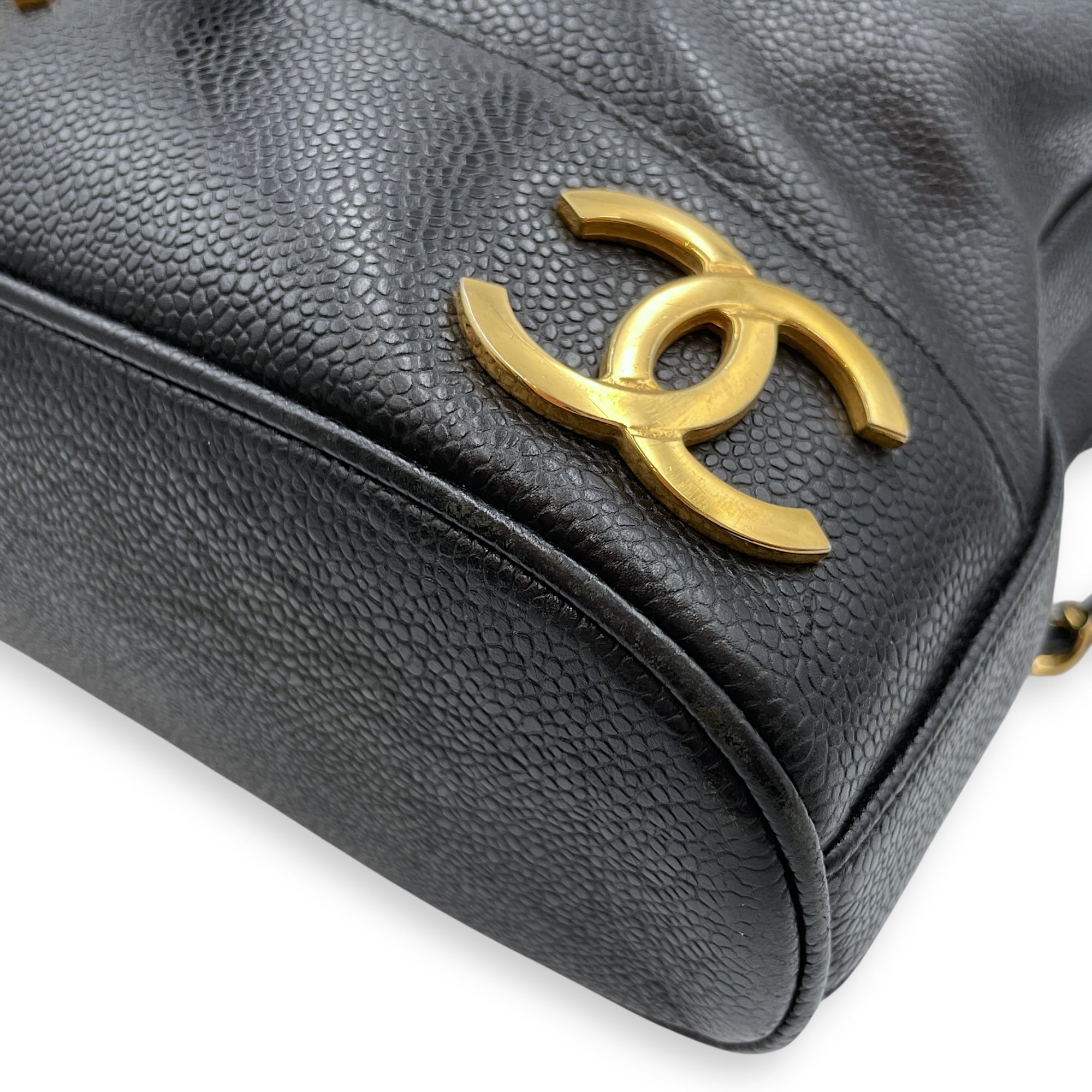 Vintage Large Black Backpack in Caviar Leather, Gold hardware