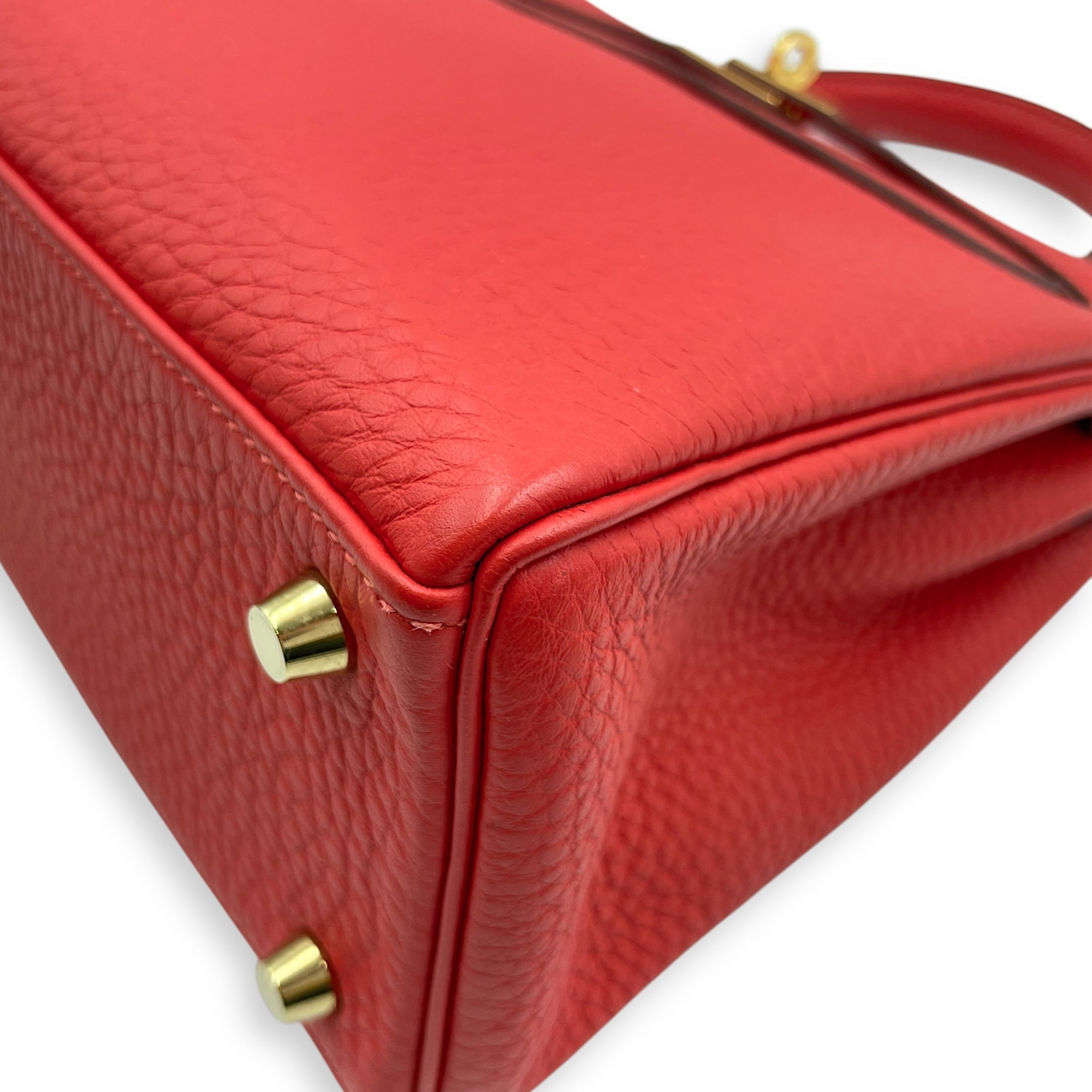 Kelly 25 Rouge Pivoine in Togo, Gold hardware