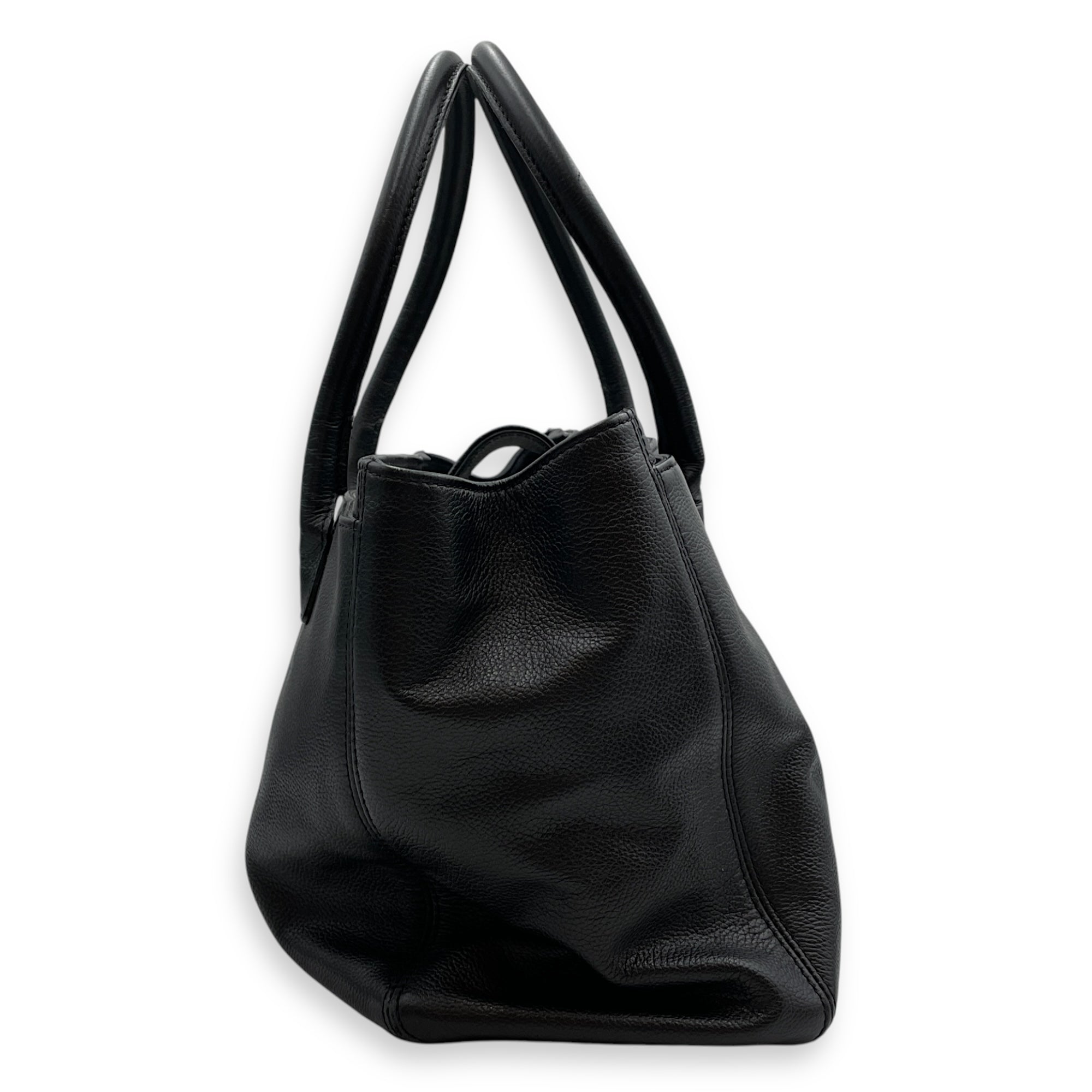 CC Executive Shopper Black Tote Bag in Calfskin, Gold hardware