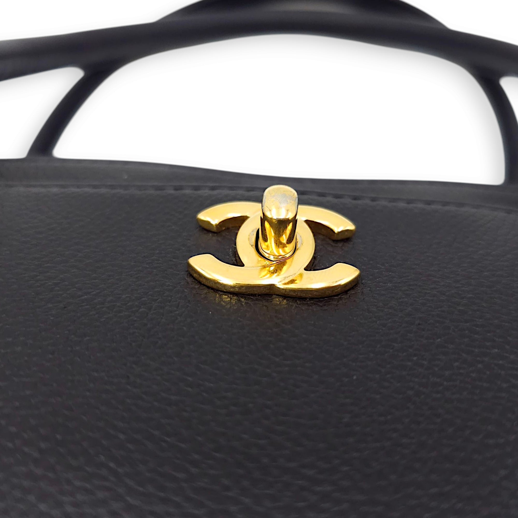 CC Executive Shopper Black Tote Bag in Calfskin, Gold hardware