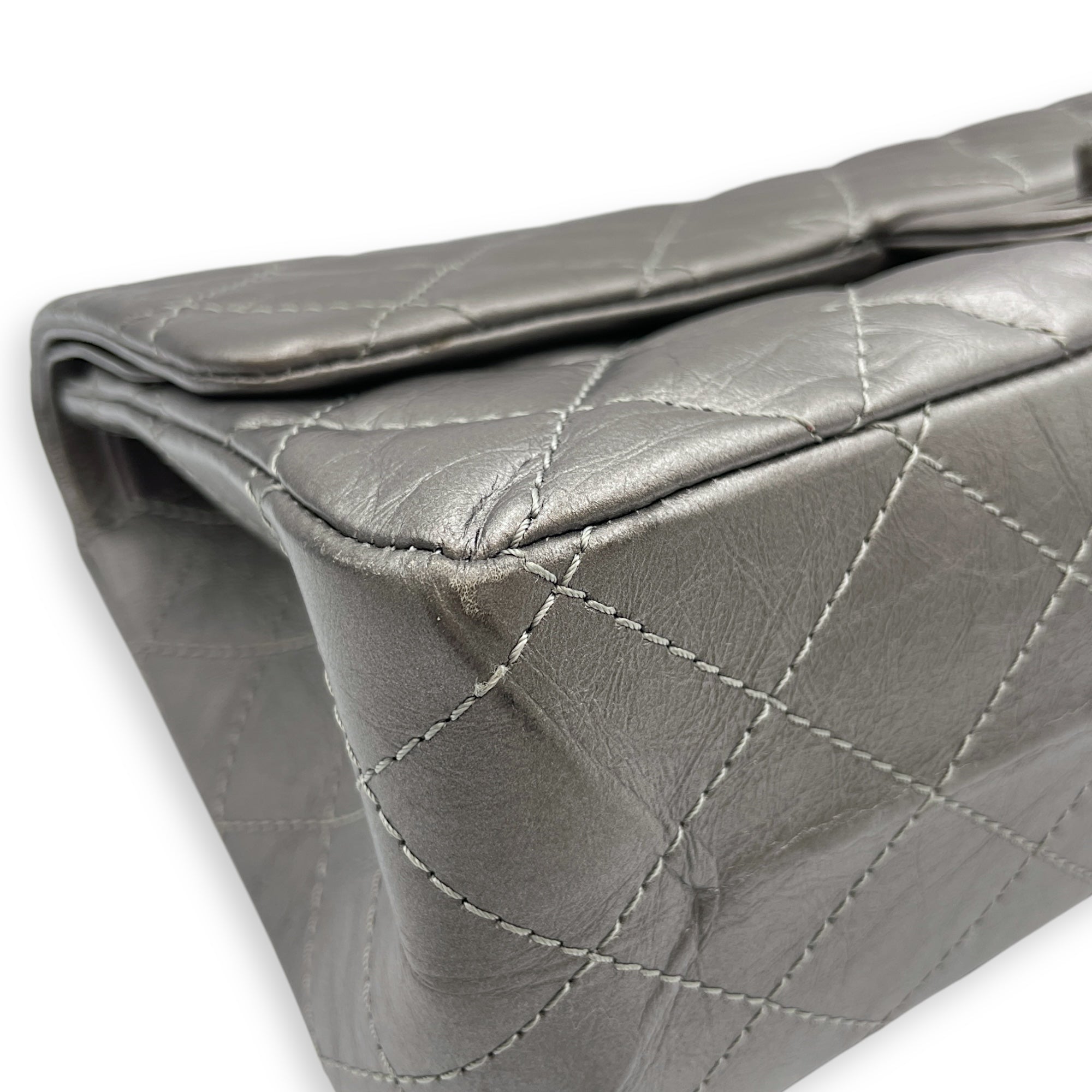 2.55 Reissue Silver Shoulder Bag in Distressed Leather, Ruthenium hardware