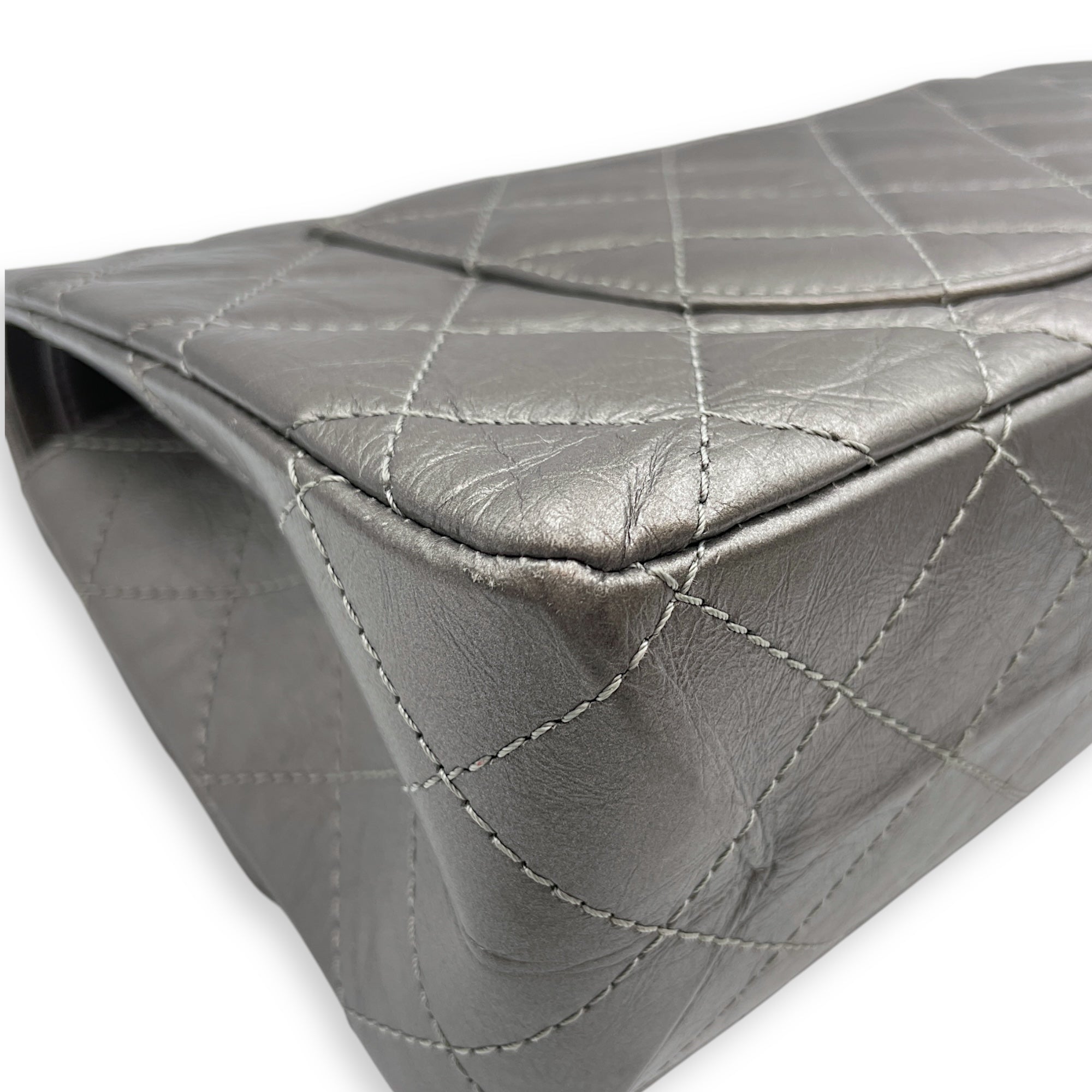2.55 Reissue Silver Shoulder Bag in Distressed Leather, Ruthenium hardware
