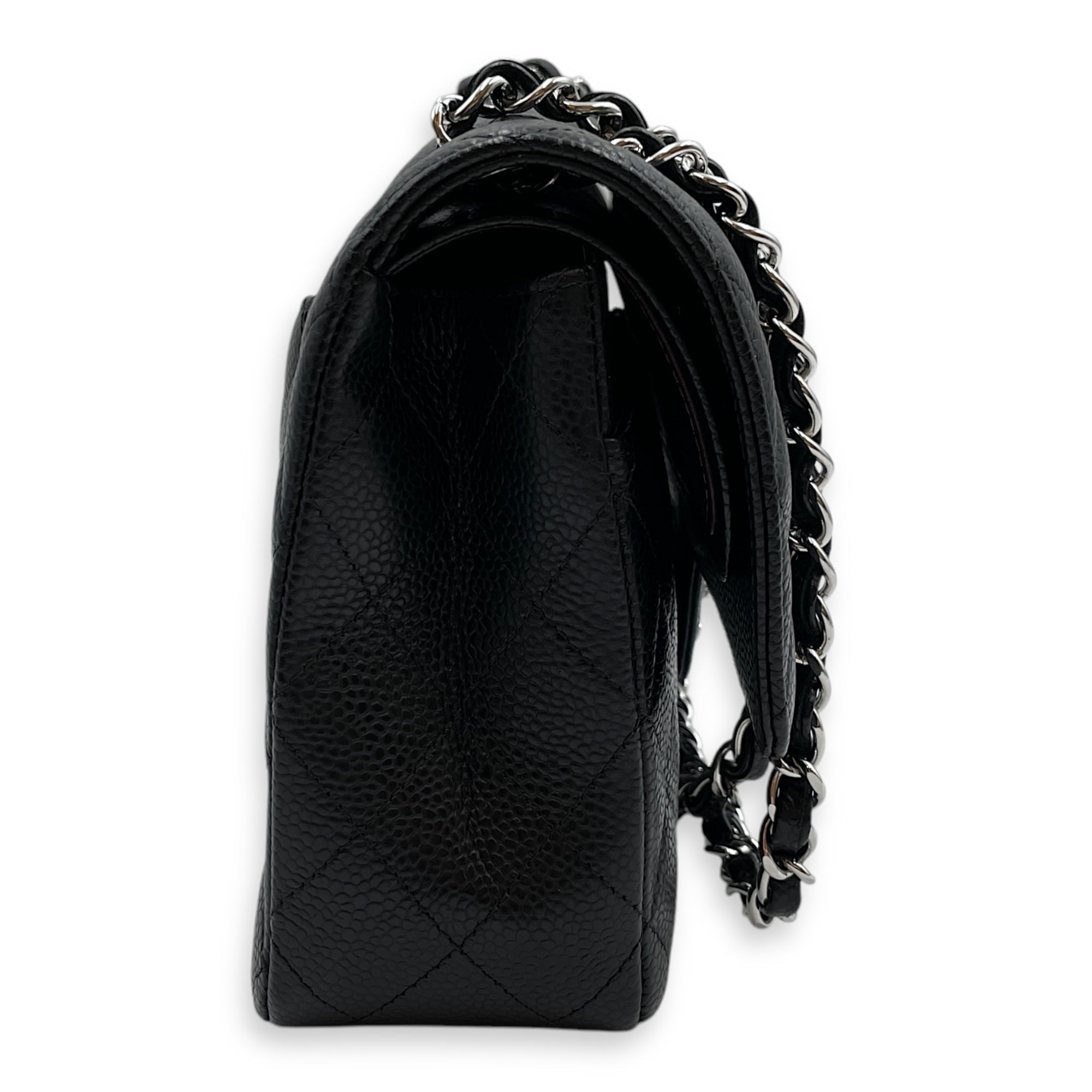 Classic Medium Black Shoulder Bag in Caviar Leather, Silver hardware