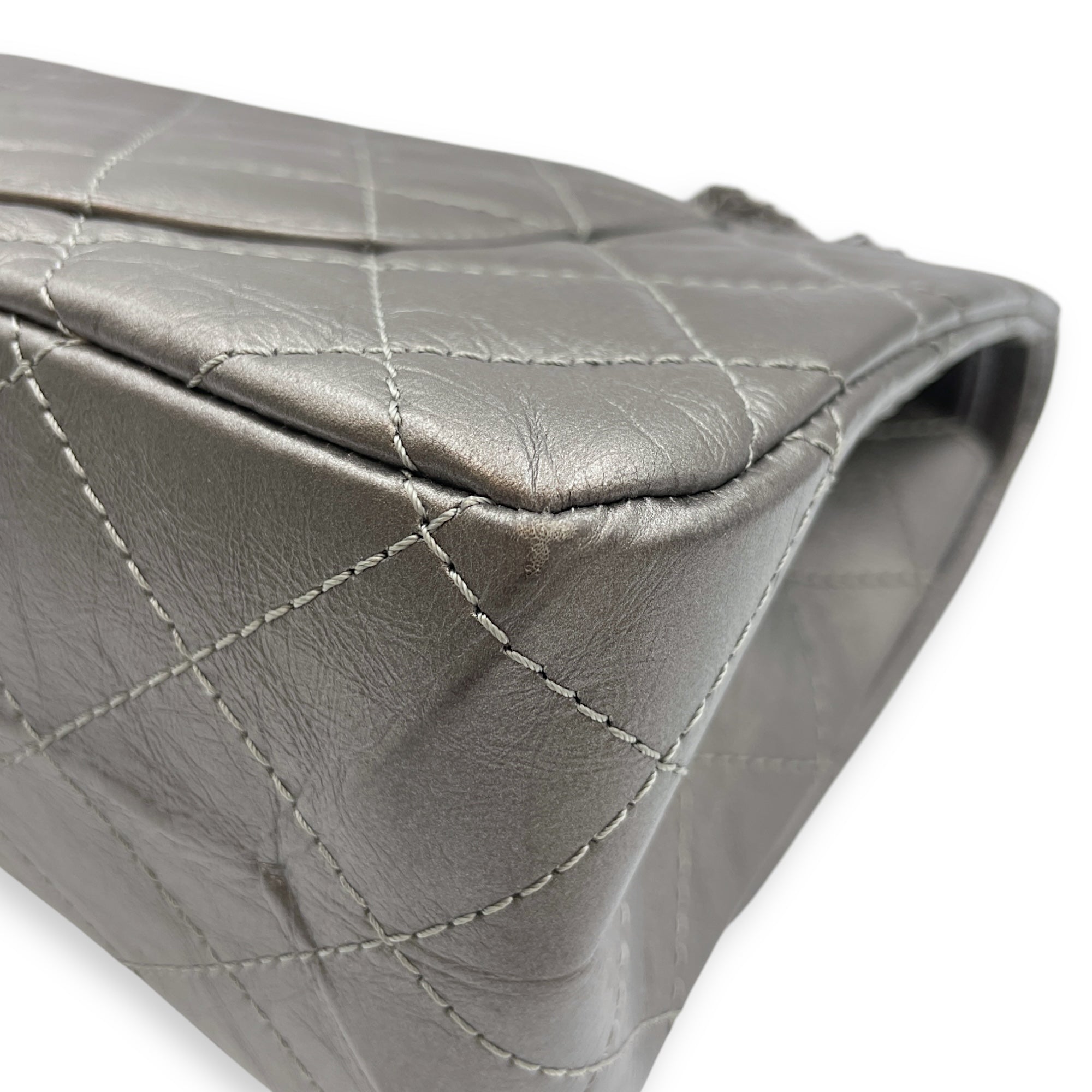 2.55 Reissue Silver Shoulder Bag in Distressed Leather, Ruthenium hardware