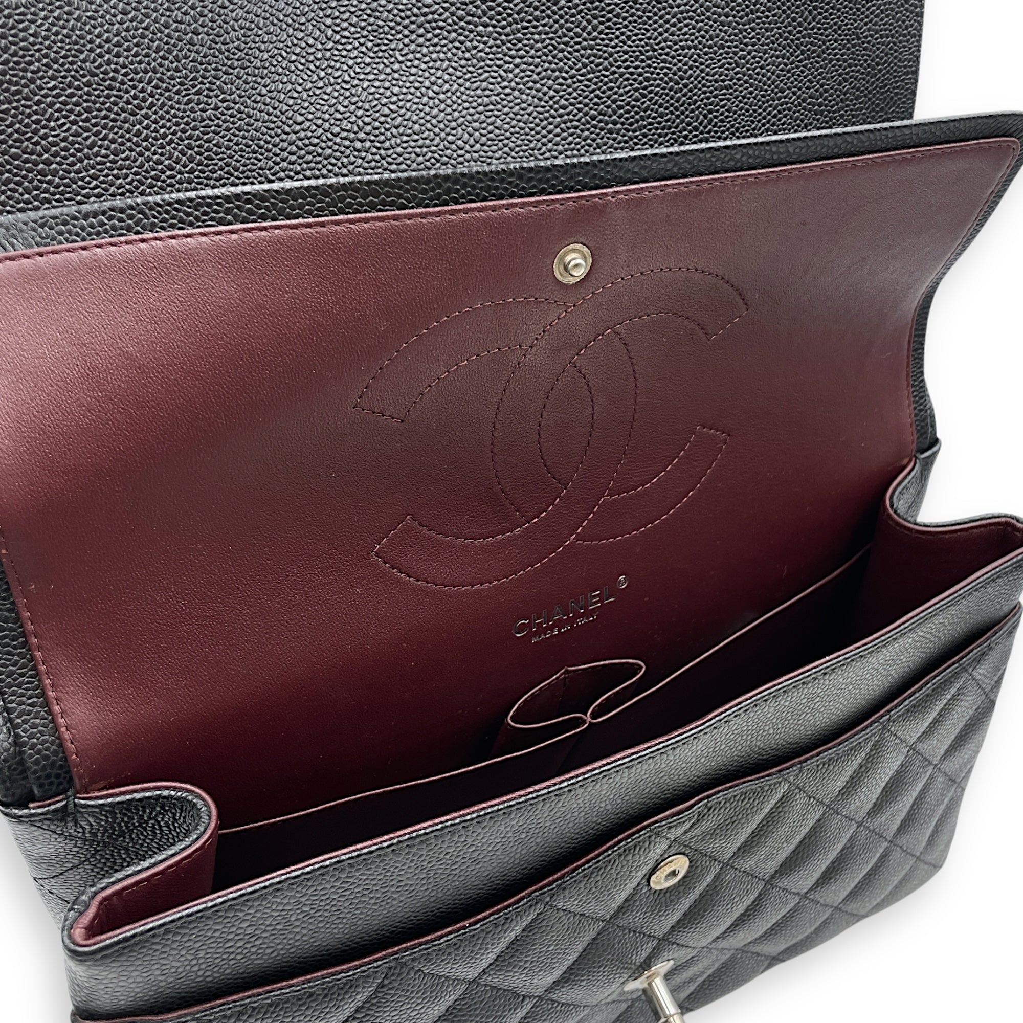 Classic Jumbo Black Shoulder Bag in Caviar Leather, Silver hardware