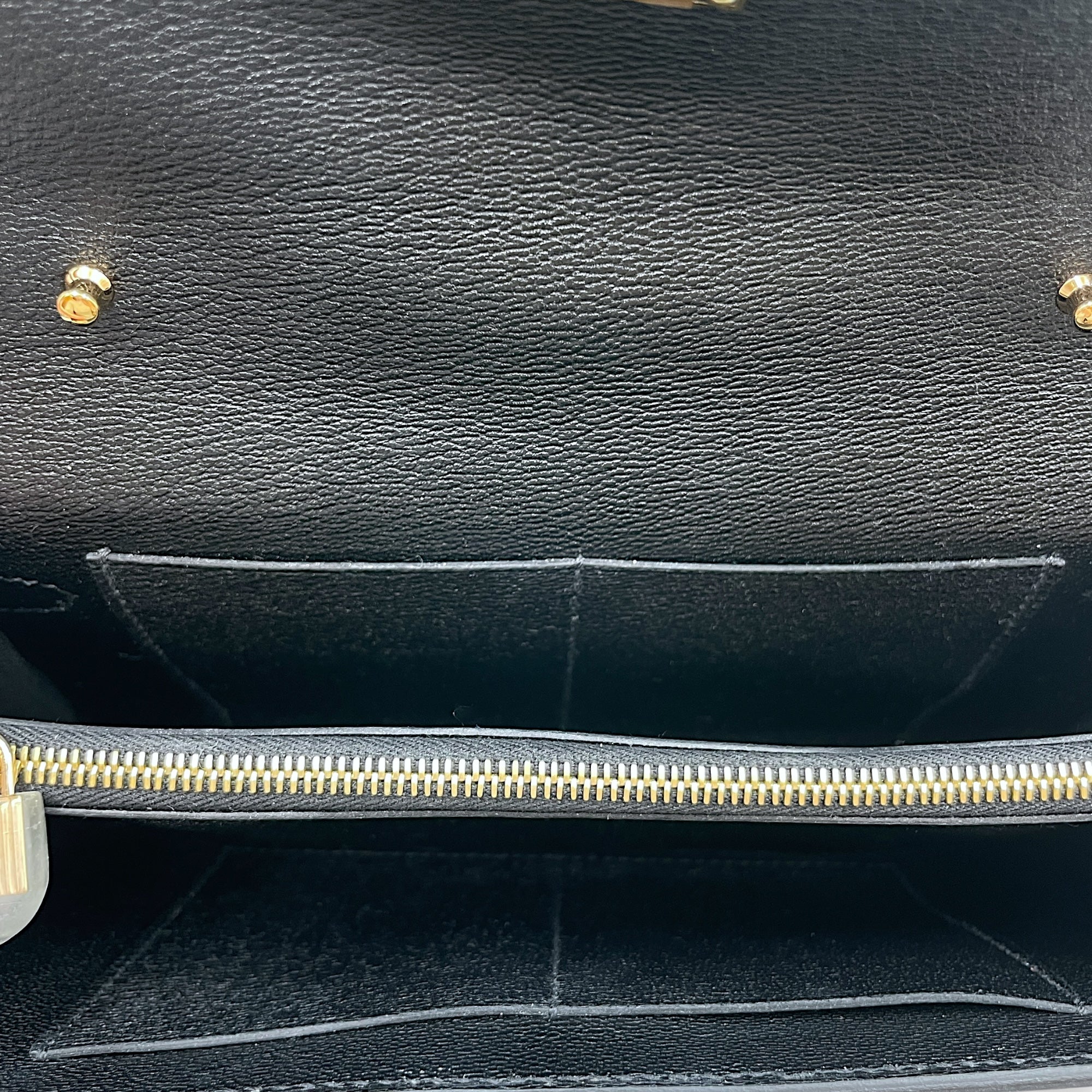 Kelly To Go Black in Shiny Alligator, Gold hardware