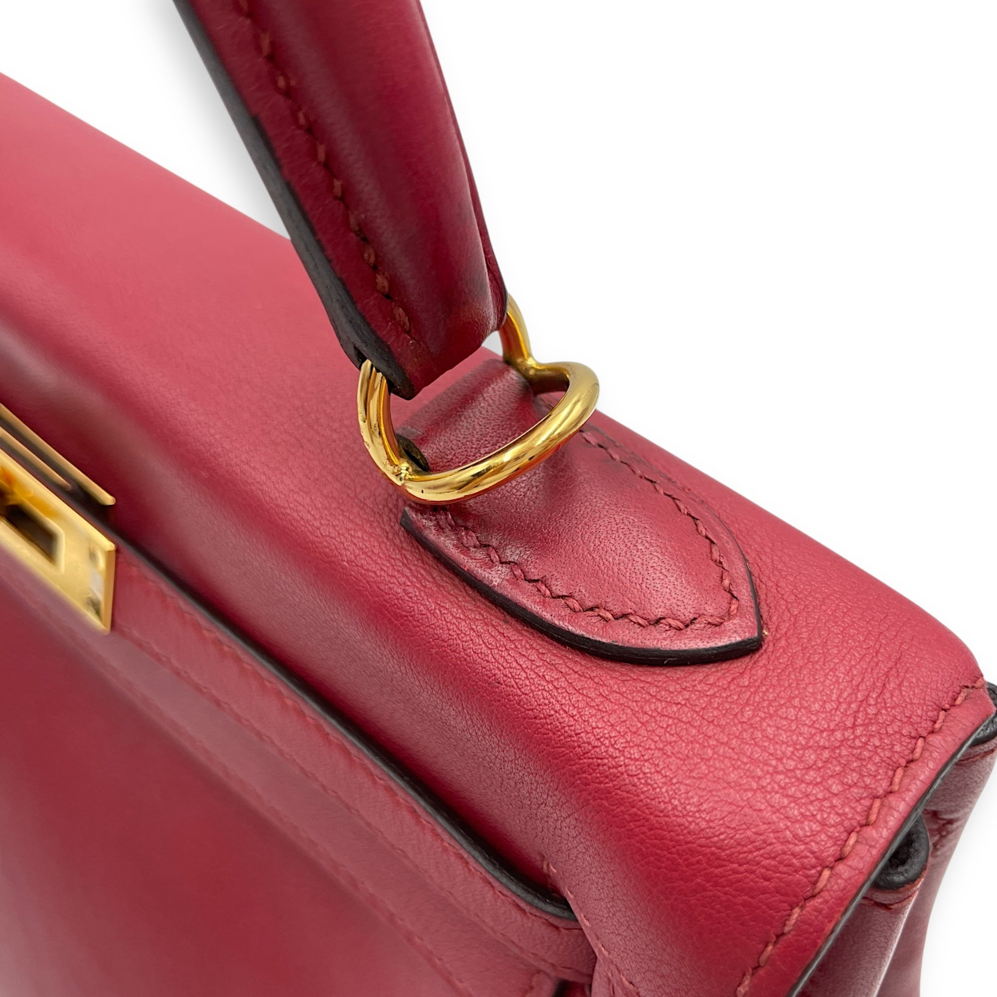 Kelly 25 Rouge Grenat in Swift, Gold hardware