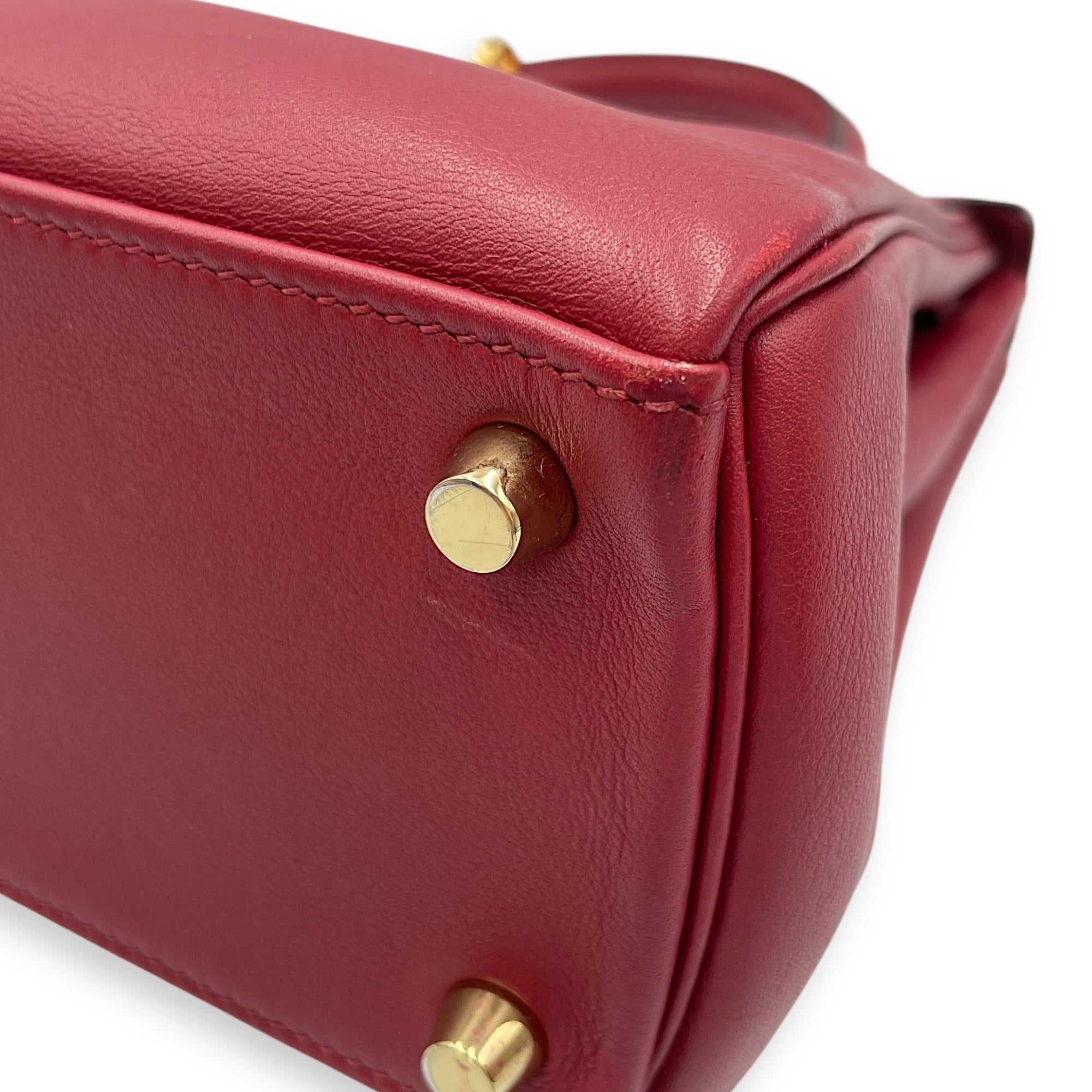 Kelly 25 Rouge Grenat in Swift, Gold hardware