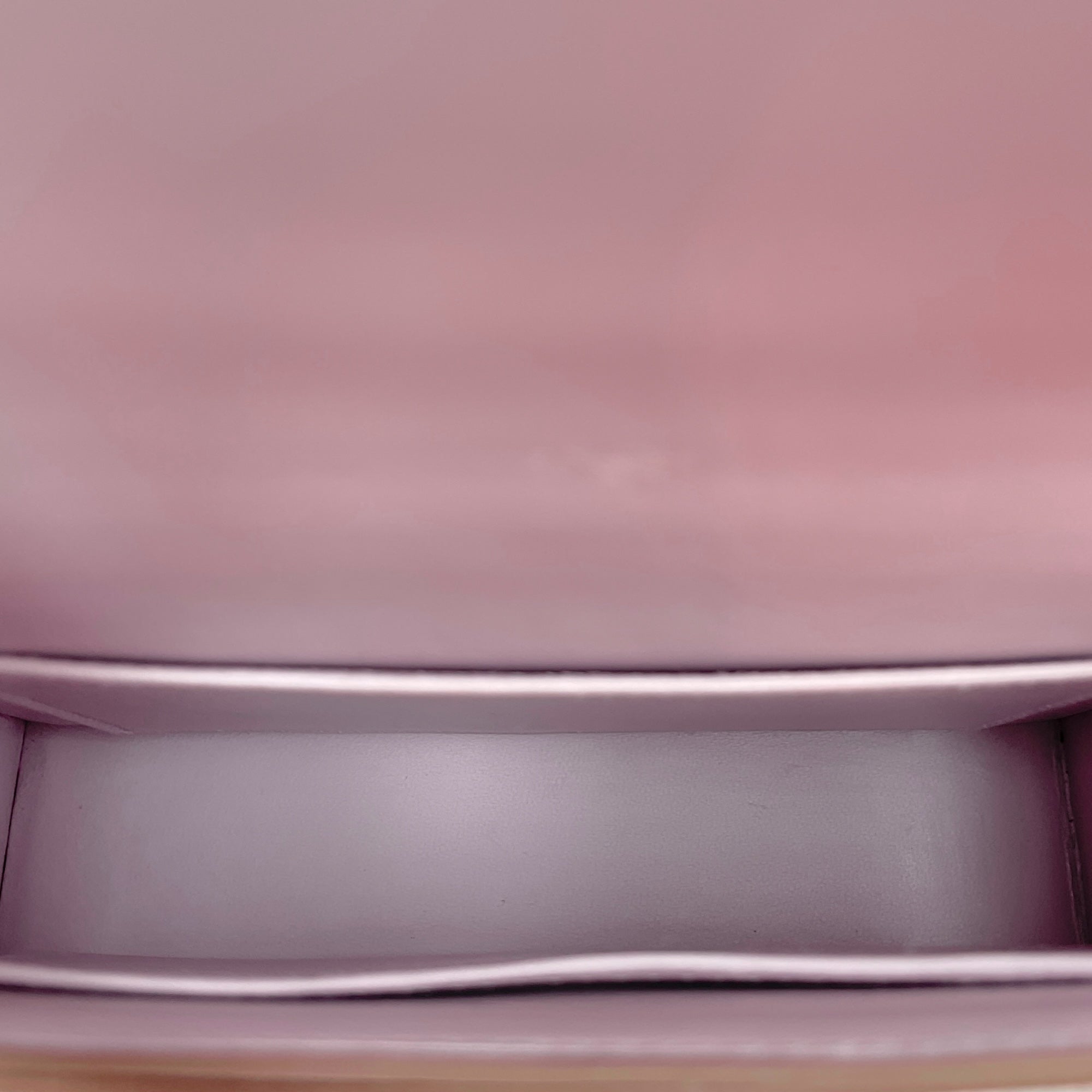 Verrou Chaine Mini Mauve Pale in Chevre Mysore, Palladium hardware
