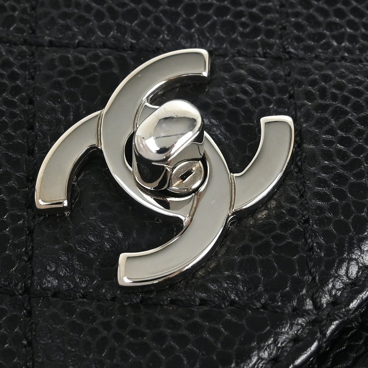 Chanel 2000-2001 Black Caviar Handbag