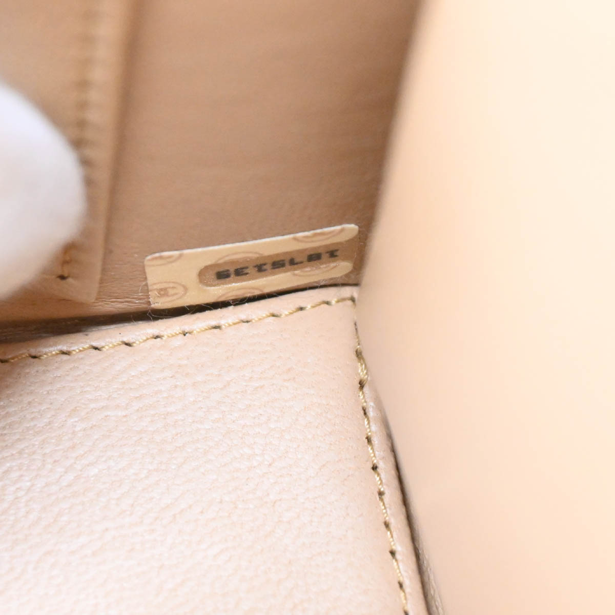Chanel 1989-1991 Beige Lambskin Shoulder Bag