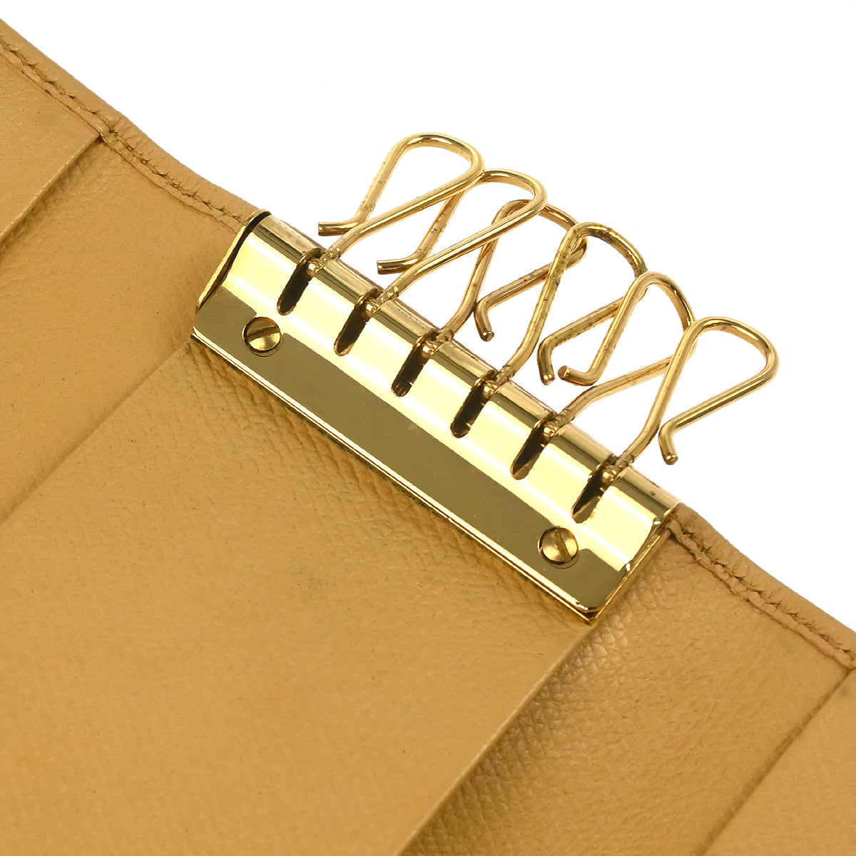 Chanel 2005-2006 Beige Calfskin Six Hook Key Case Small Good