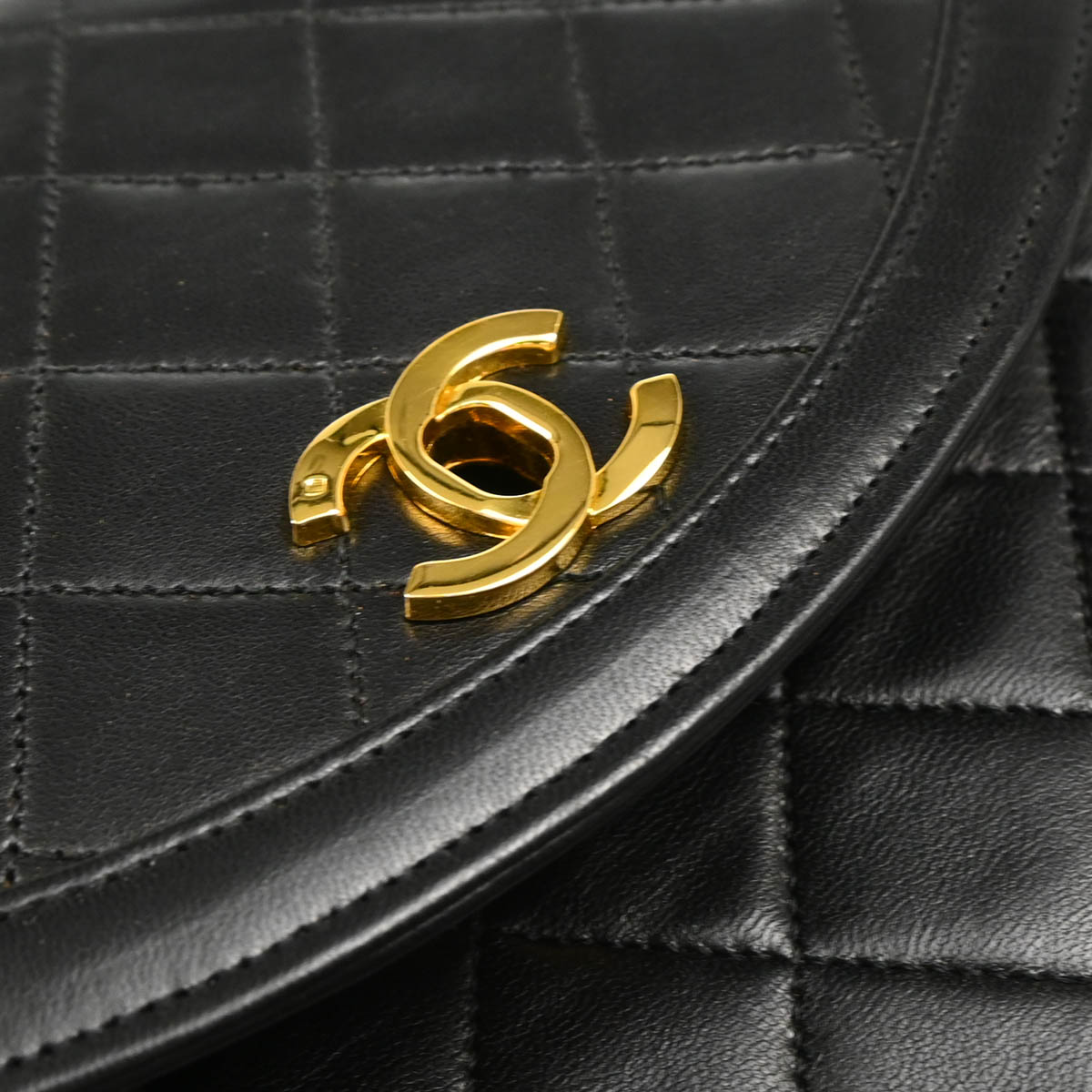 Chanel 1986-1988 Black Lambskin Single Flap Shoulder Bag