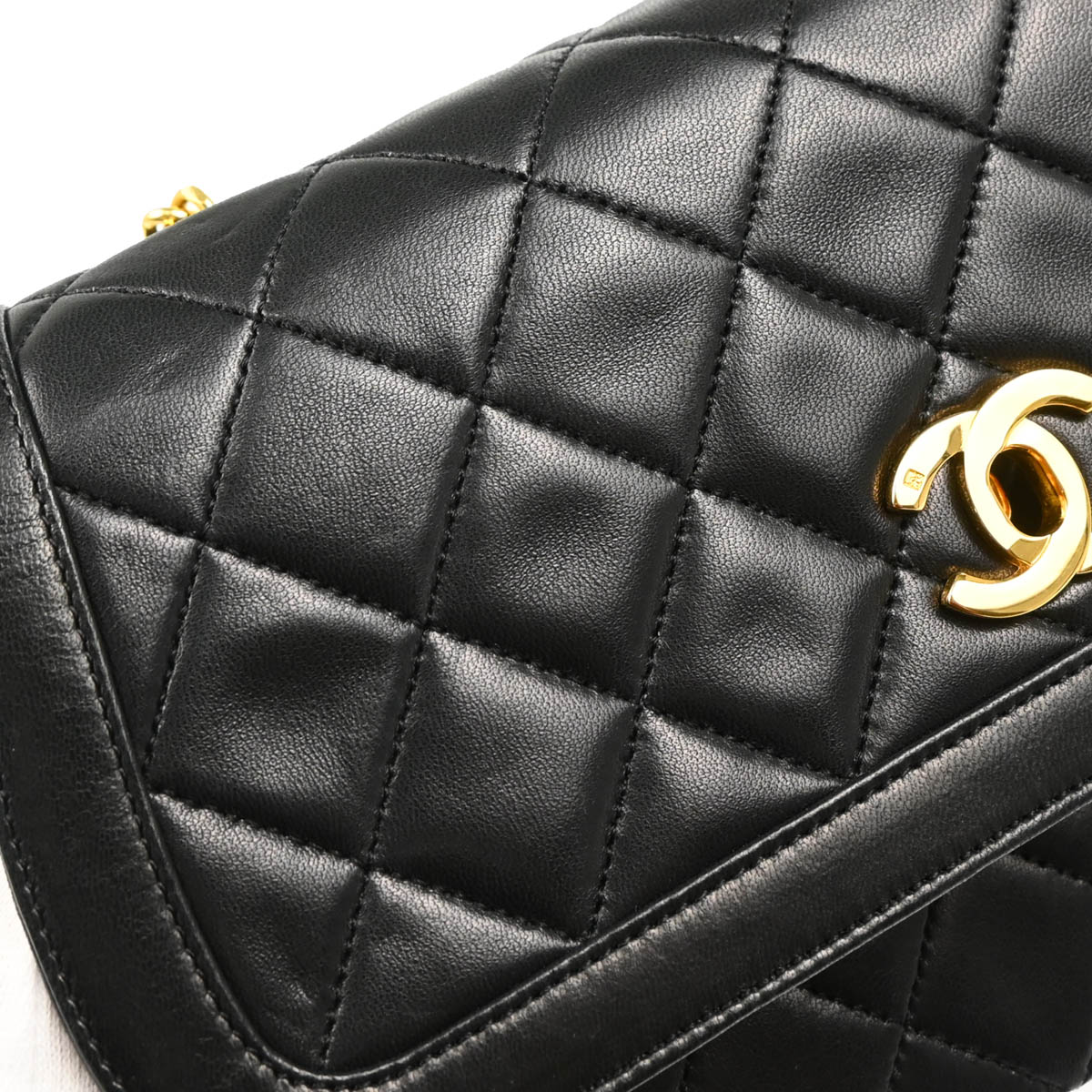 Chanel 1989-1991 Black Lambskin Chain Shoulder Bag