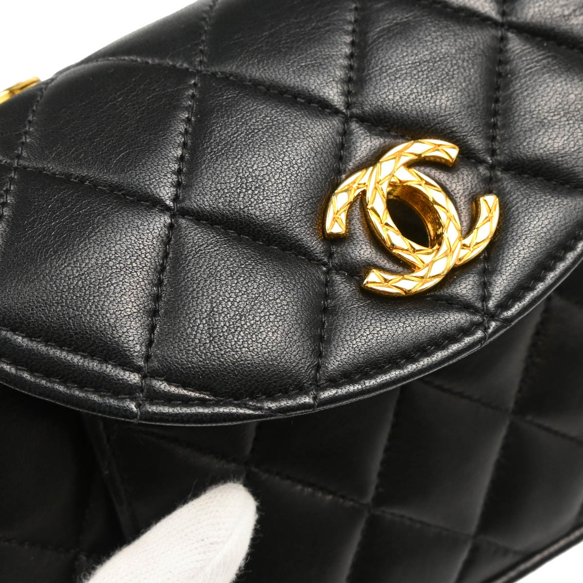Chanel 1991-1994 Black Lambskin Chain Shoulder Bag