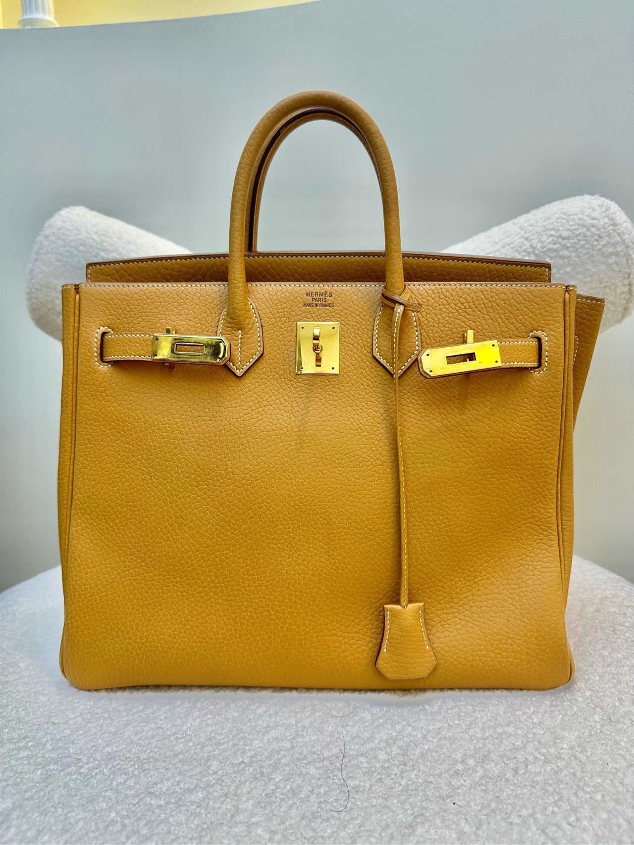 Vintage Hermès Birkin HAC 32-Natural Sable Gold Hardware (Z) stamp