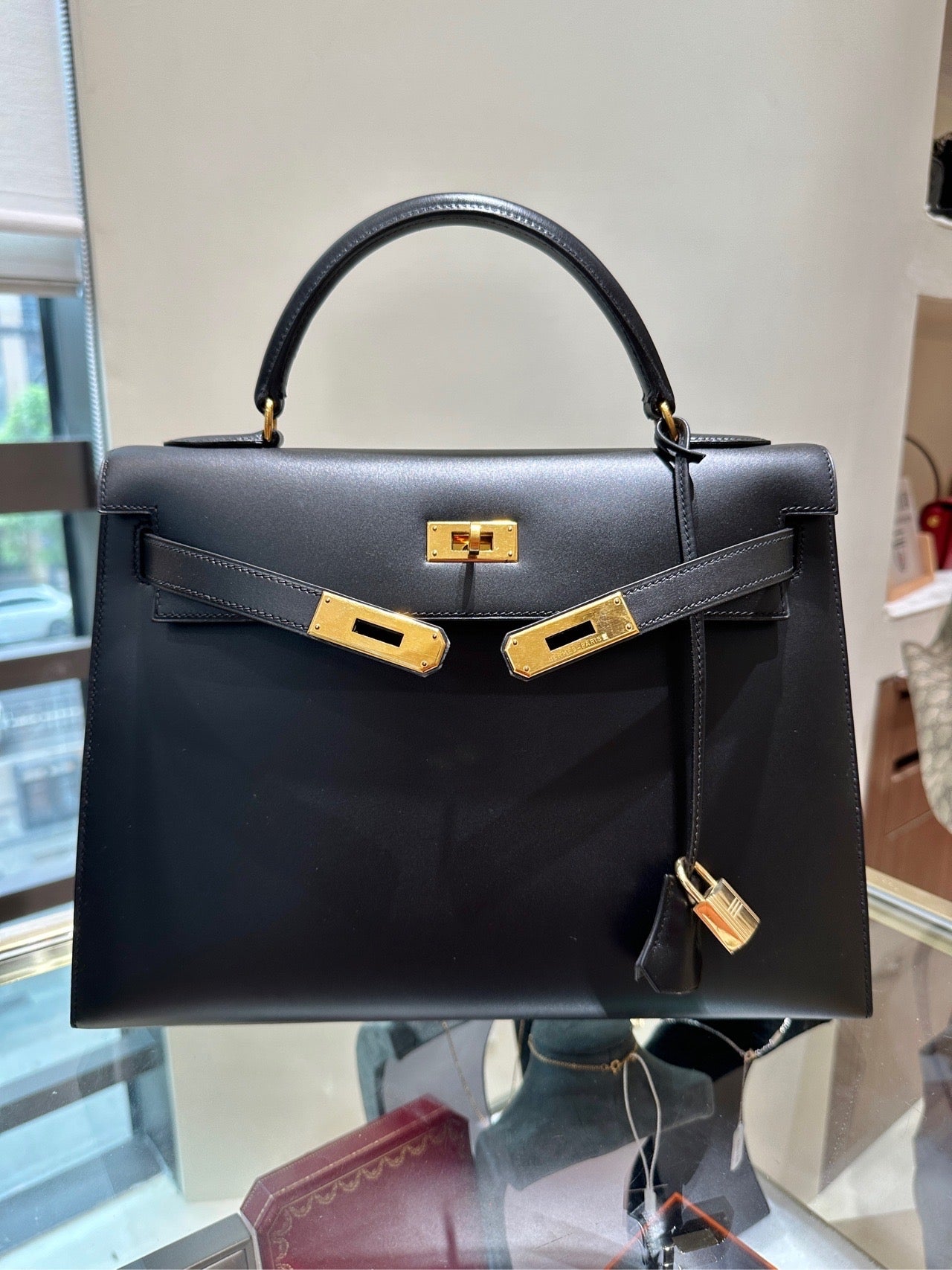 Hermès Kelly 32 Box Calf Leather, A Stamp (Year Code), Sellier