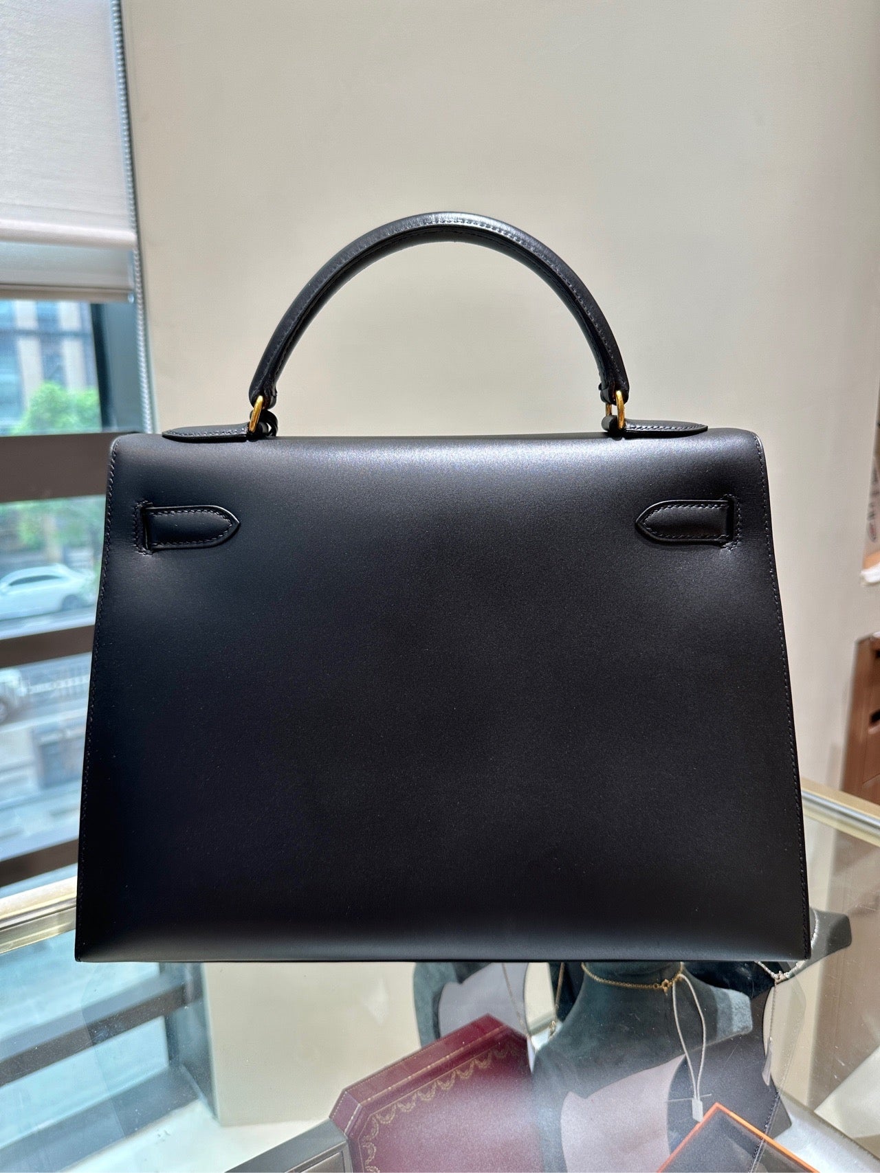 Hermès Kelly 32 Box Calf Leather, A Stamp (Year Code), Sellier