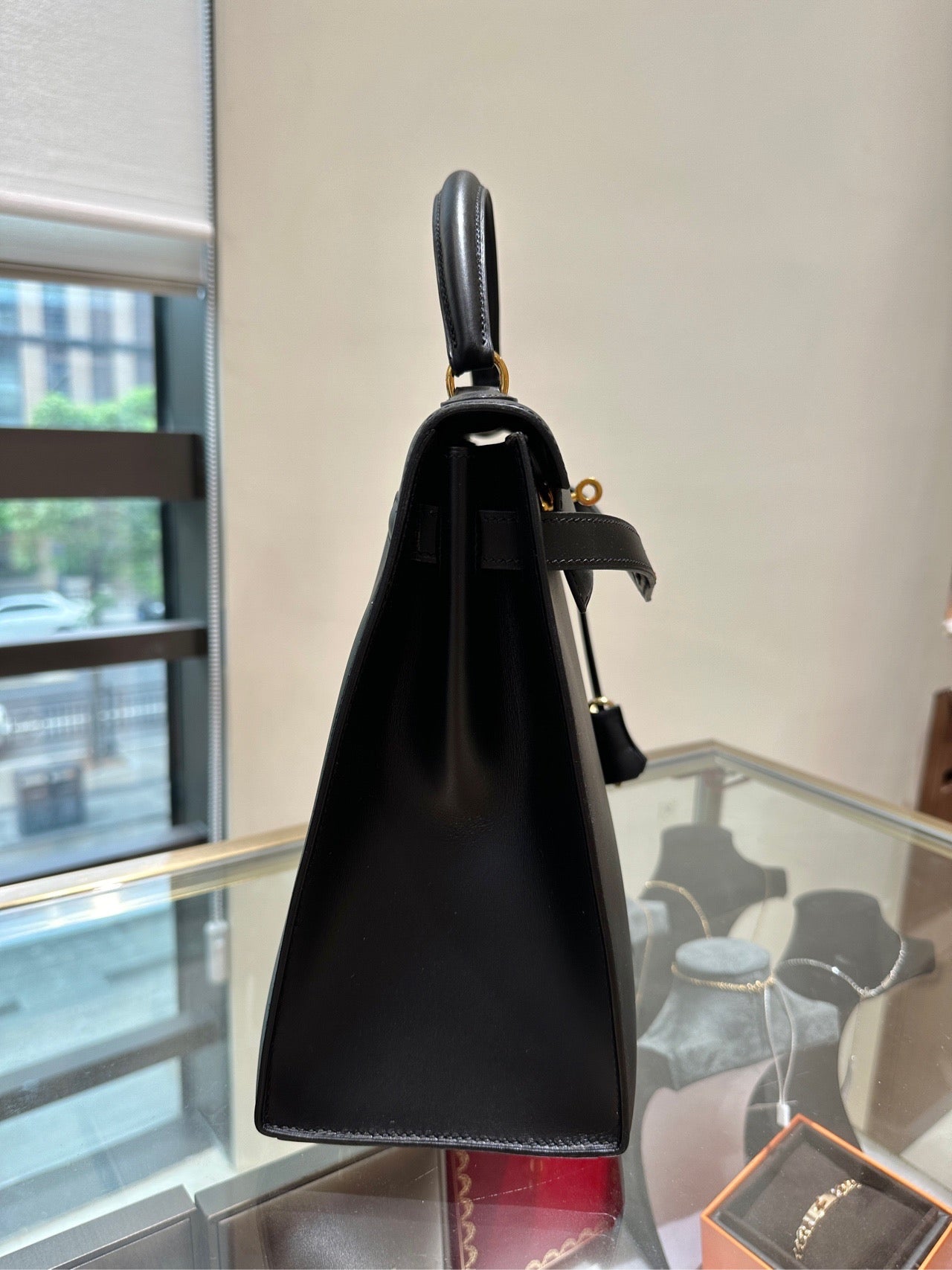 1997 Hermès Kelly 32 Box Calf Leather, Gold Hardware ◯A Stamp