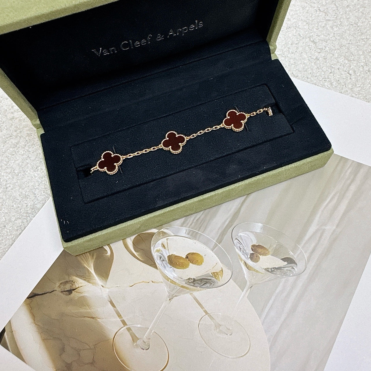 Van Cleef & Arpels Vintage yellow gold, Carnelian bracelet