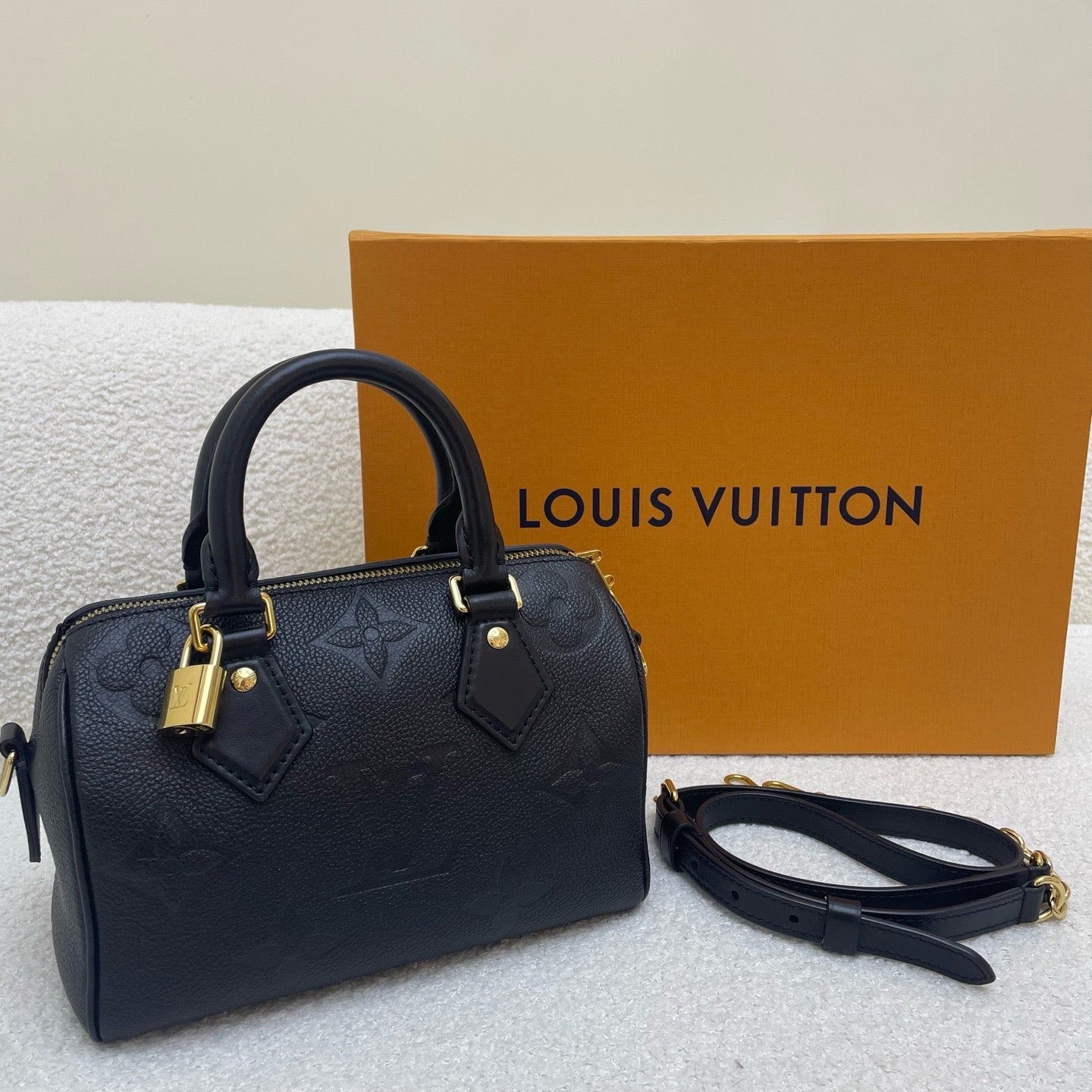 Louis Vuitton Speedy Bandoulière 20 Black embossed Bag