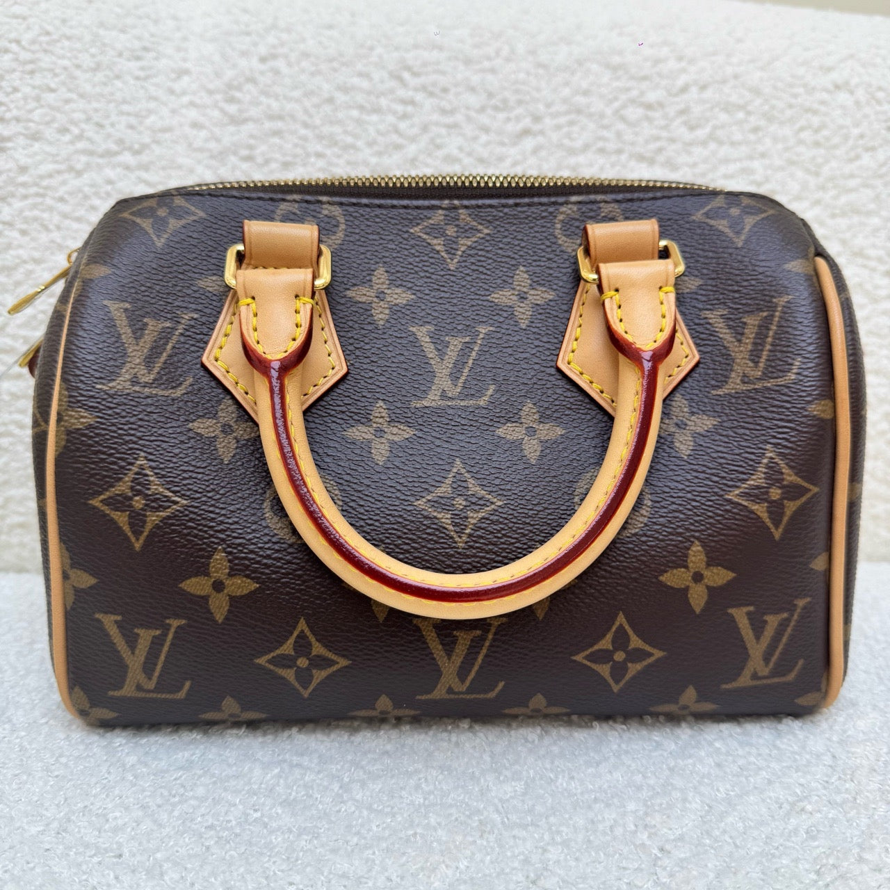 LOUIS VUITTON Monogram Speedy Bandoulière 20 Bag