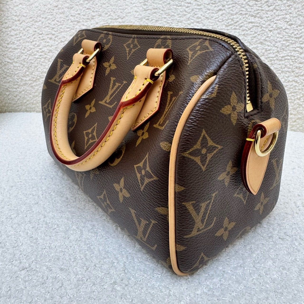LOUIS VUITTON Monogram Speedy Bandoulière 20 Bag