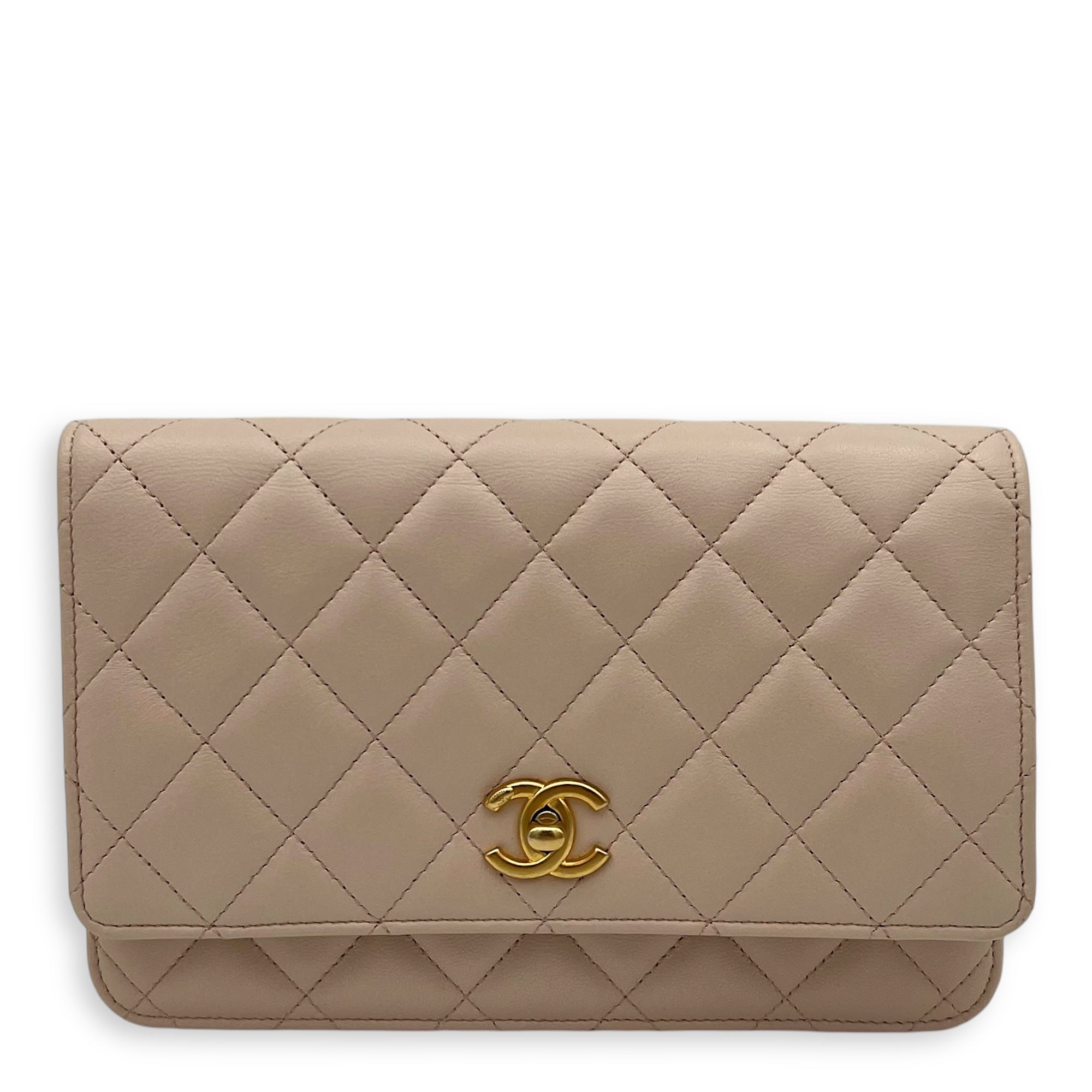 22C Pearl Crush Pink Wallet On Chain in Lambskin, Gold hardware