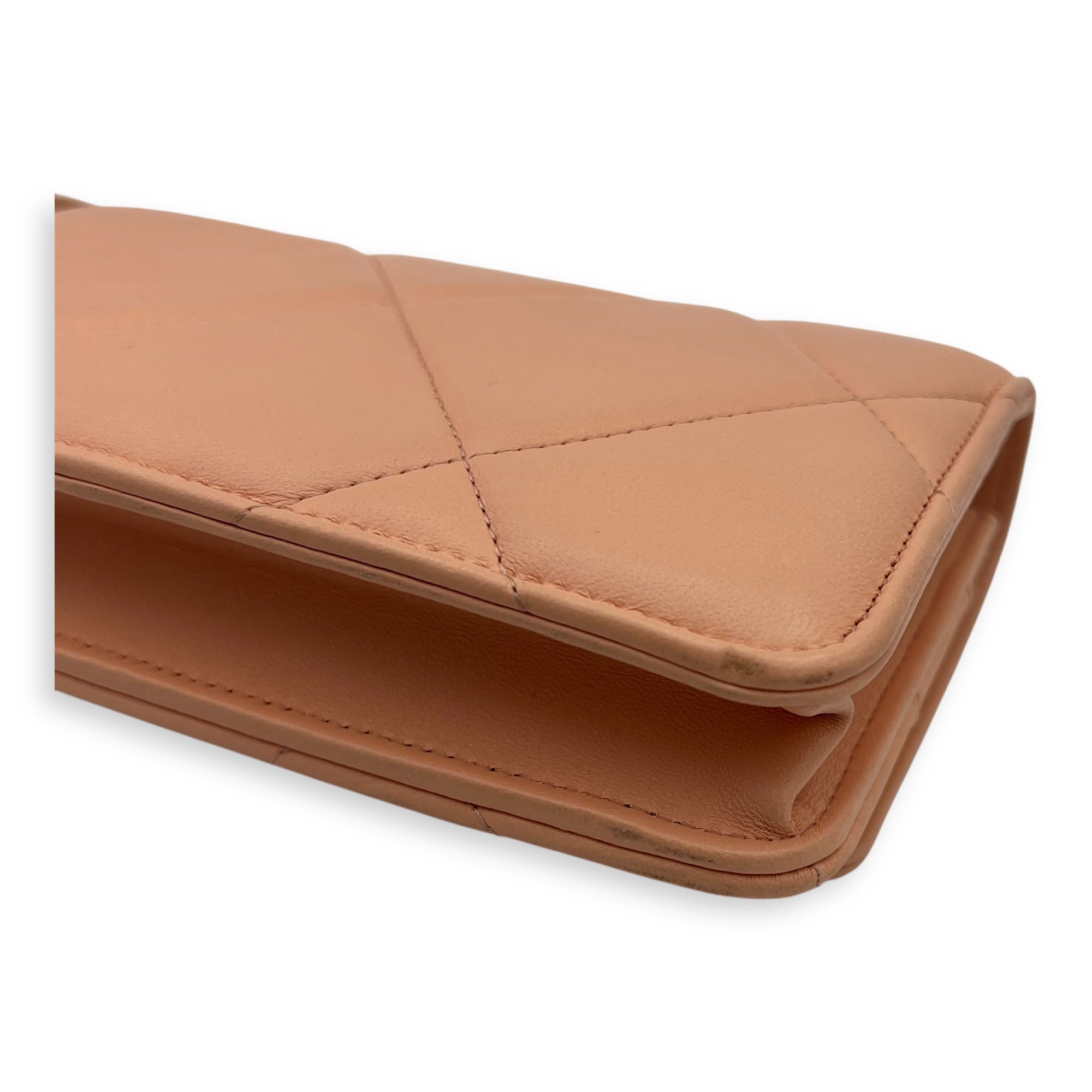 C19 Wallet On Chain Peach in Lambskin, Mixed hardware