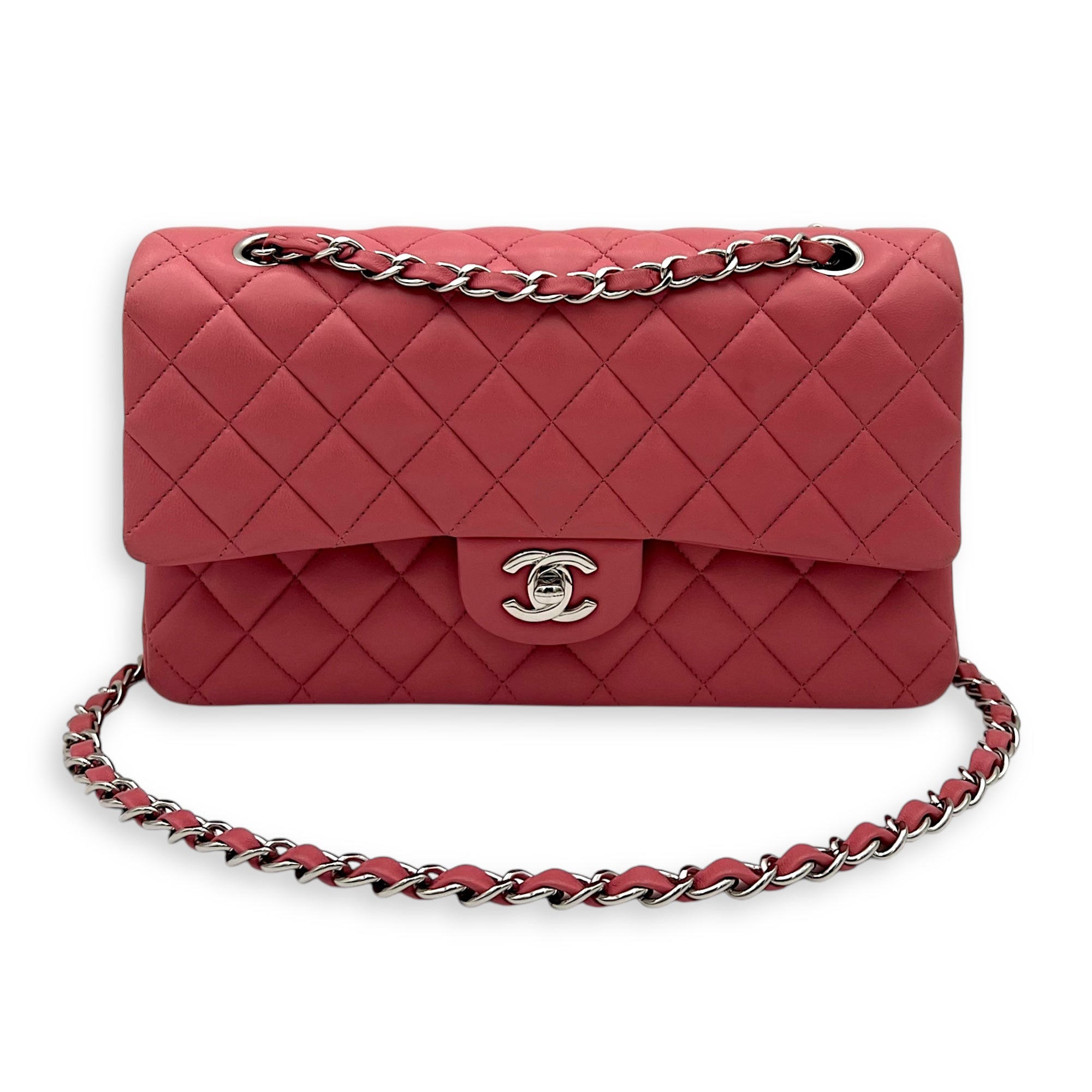 Classic Medium Pink Shoulder Bag in Lambskin, Silver hardware
