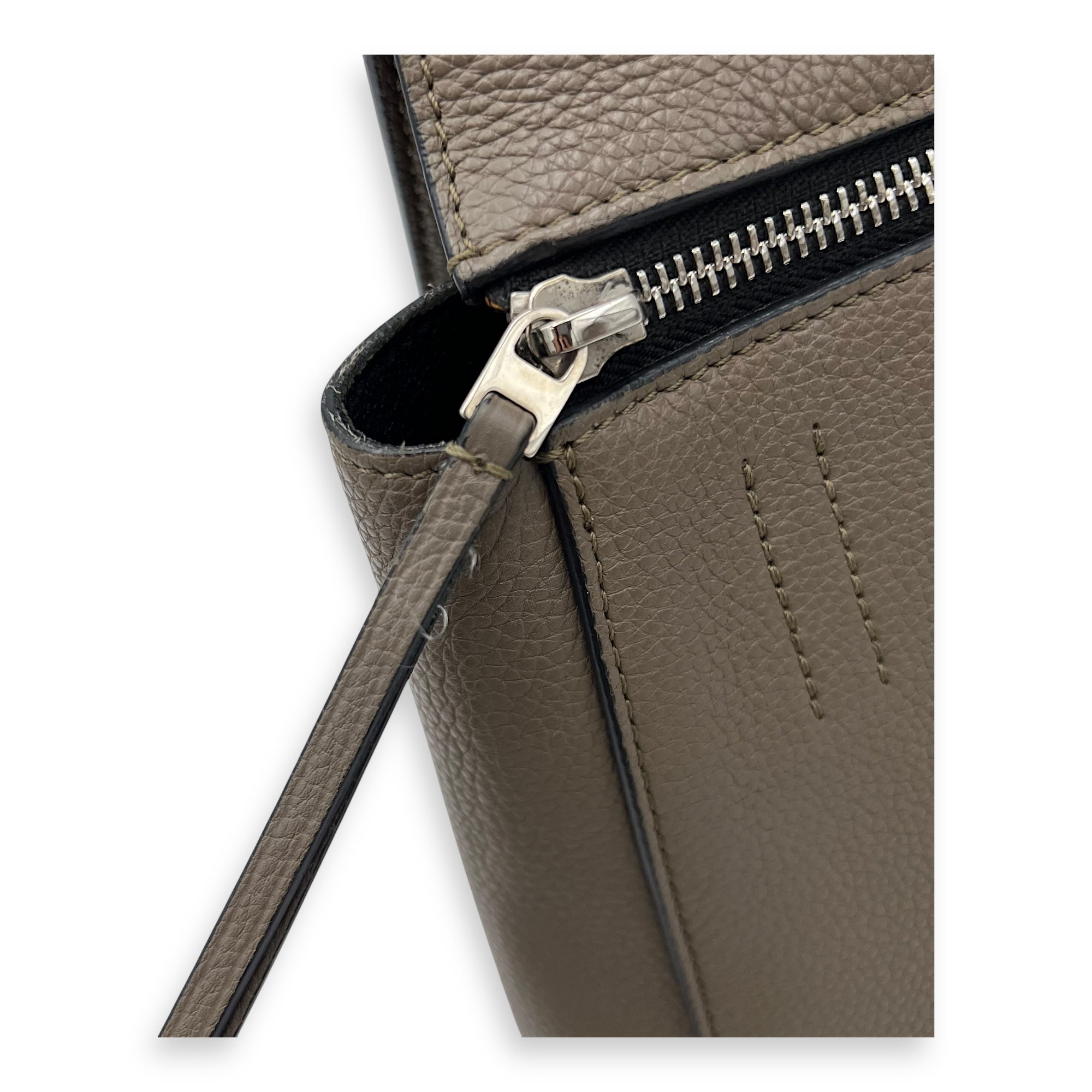 Edge Shoulder Bag Grey in Calfskin, Silver hardware