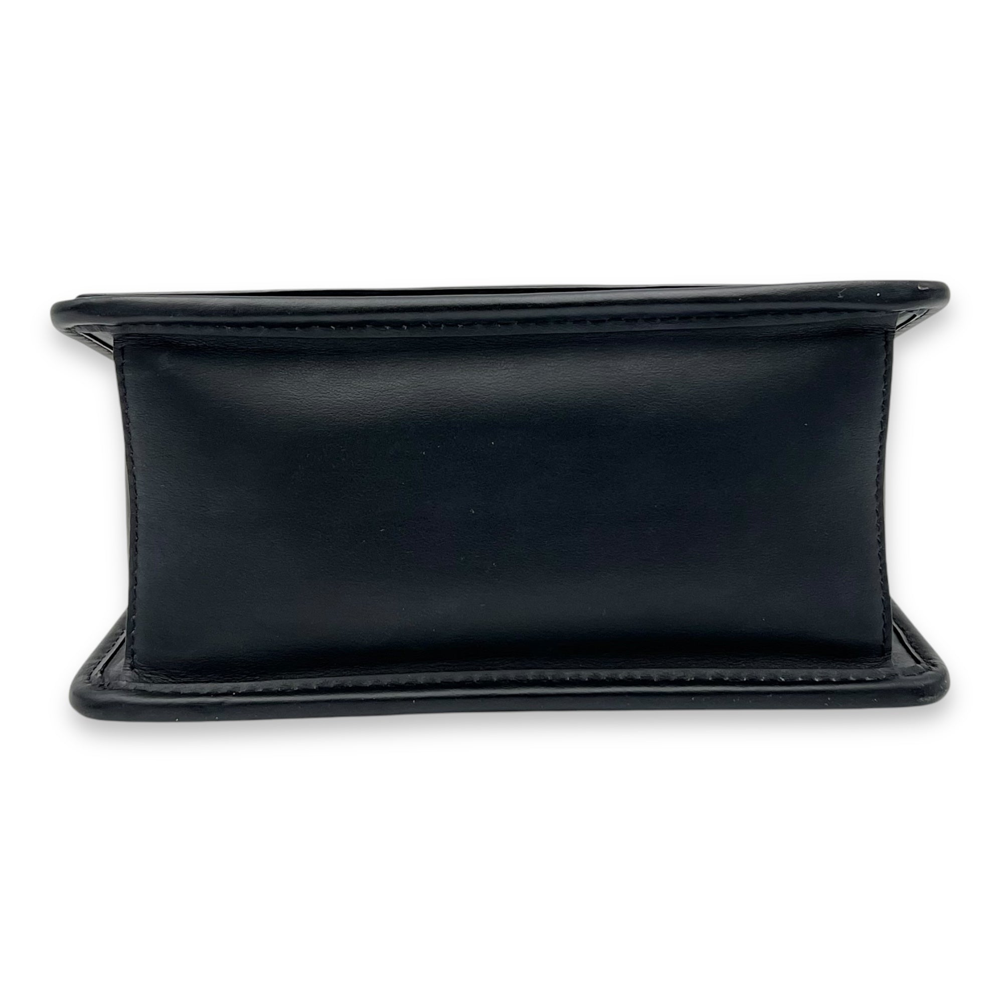 Kan I Shoulder Bag Black in Calfskin, Gold hardware