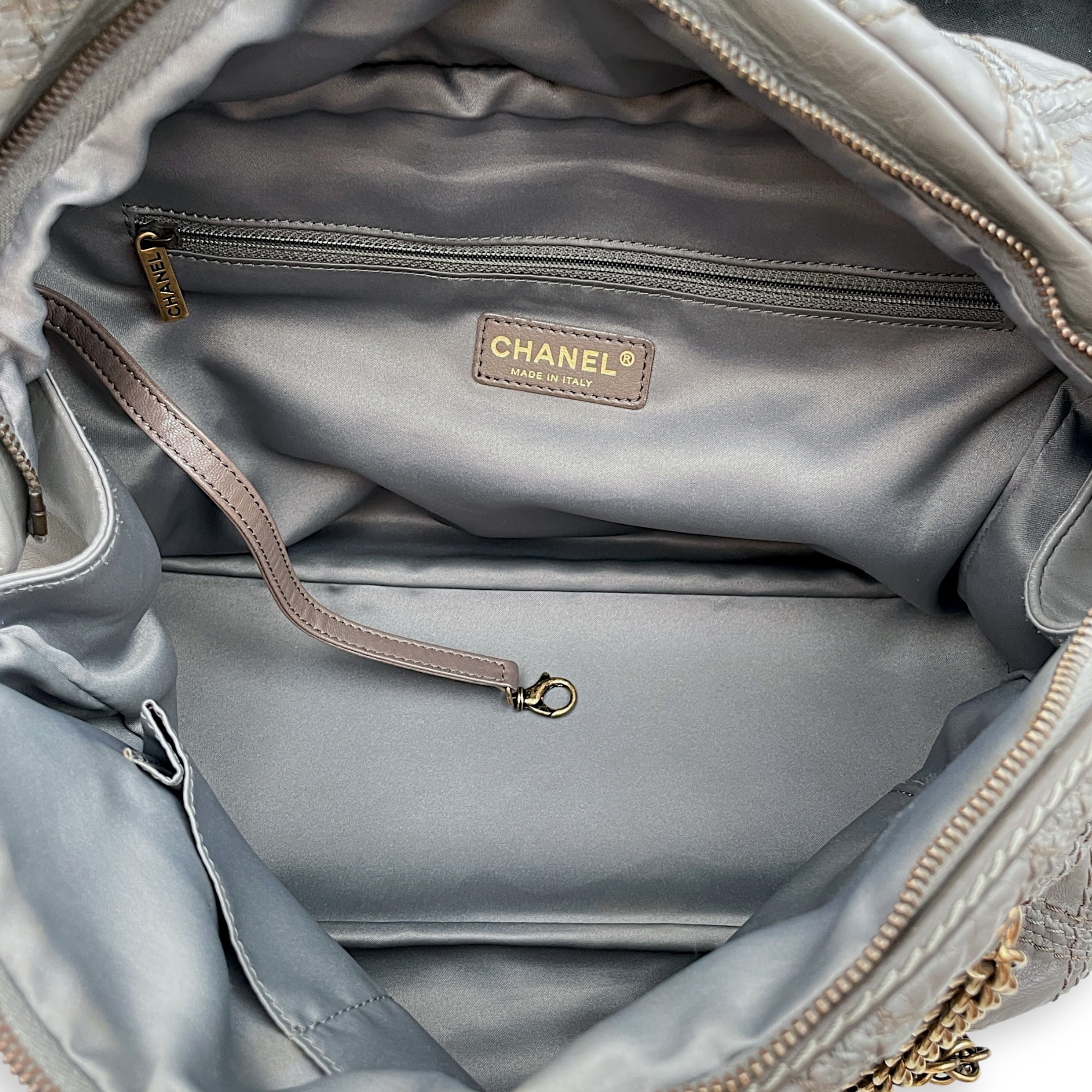 Quilted Stitches Triptych Grey Tote Bag in Calfskin, Gold hardware
