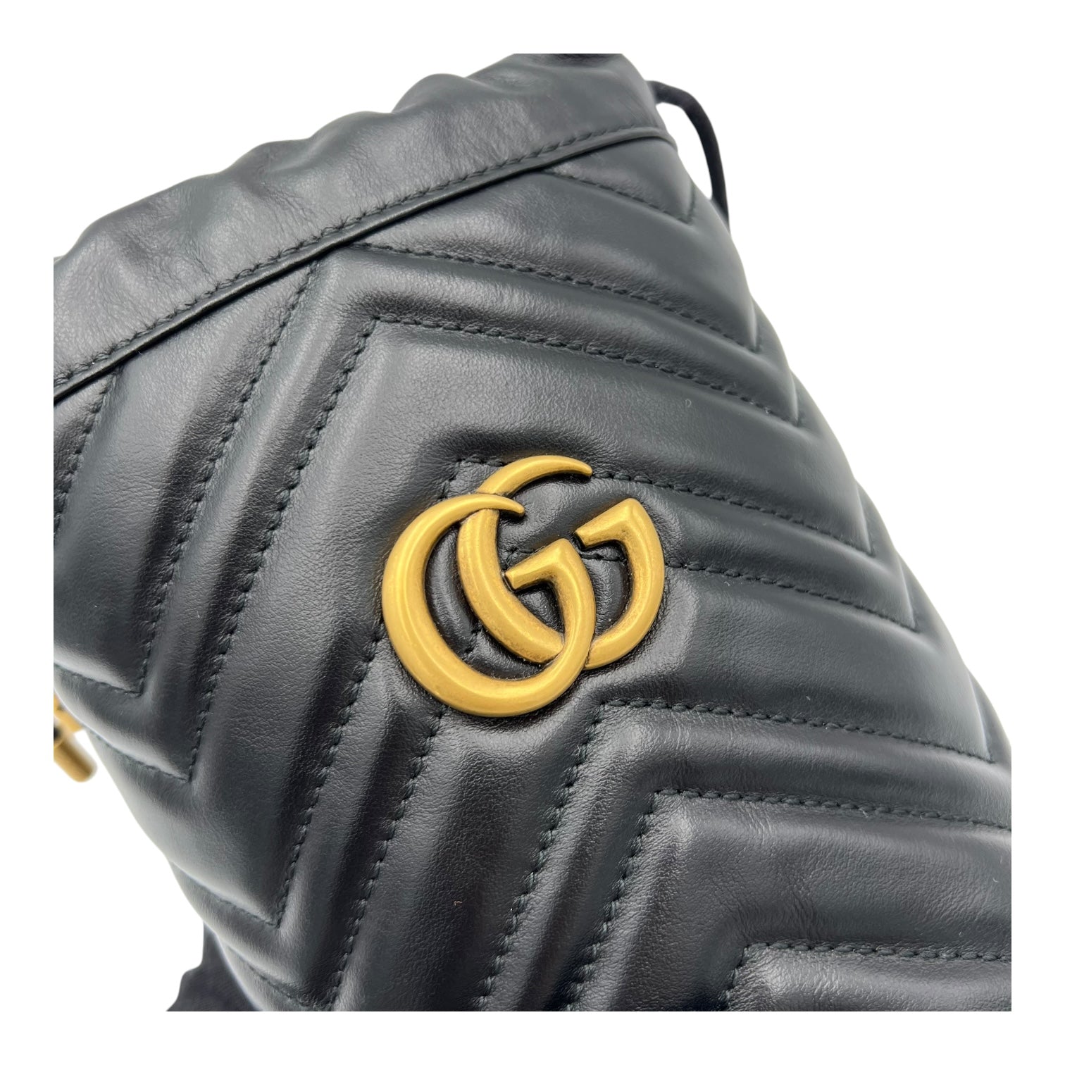 GG Marmont Bucket Bag Black in Calfskin, Gold hardware