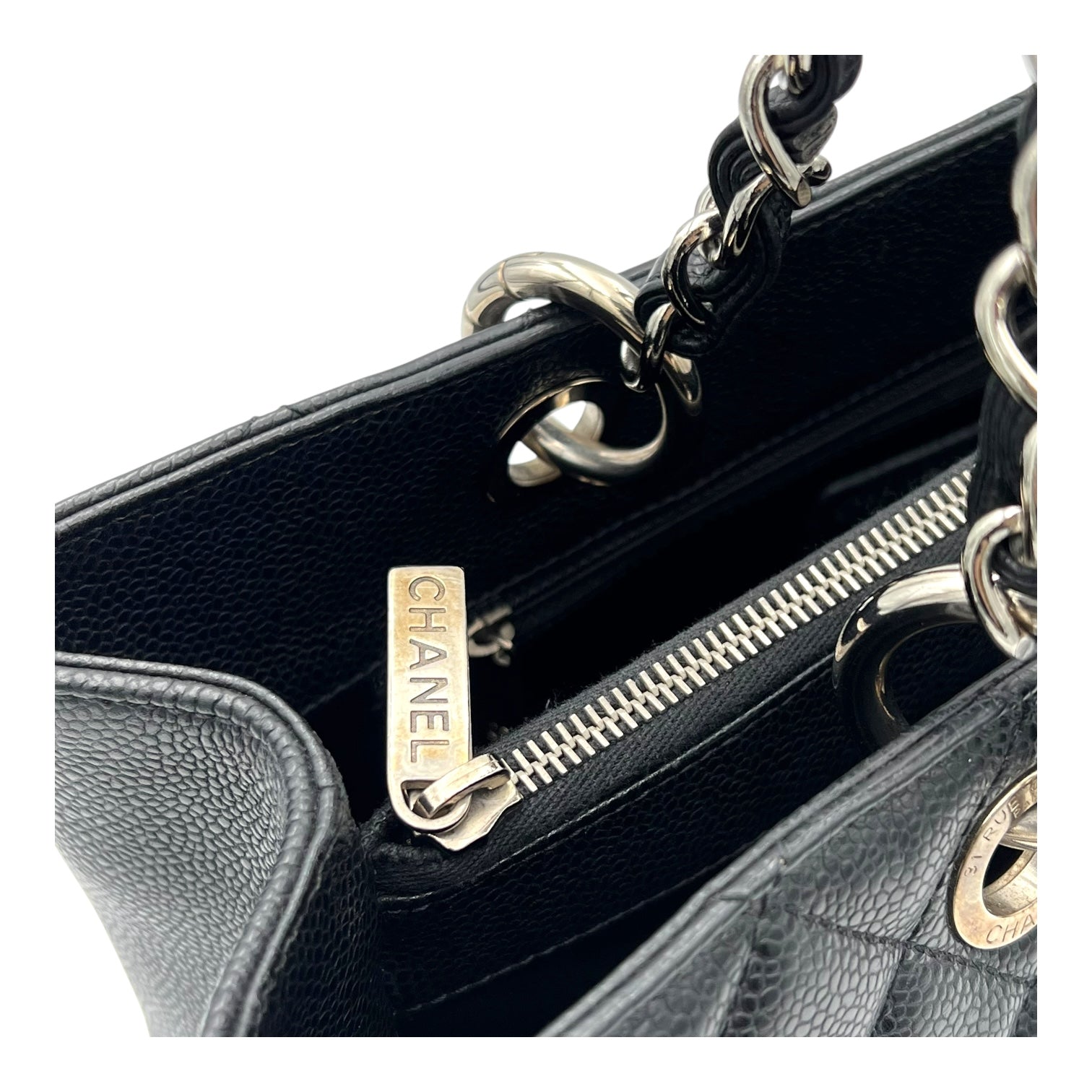 GST Black Tote Bag in Caviar Leather, Silver hardware