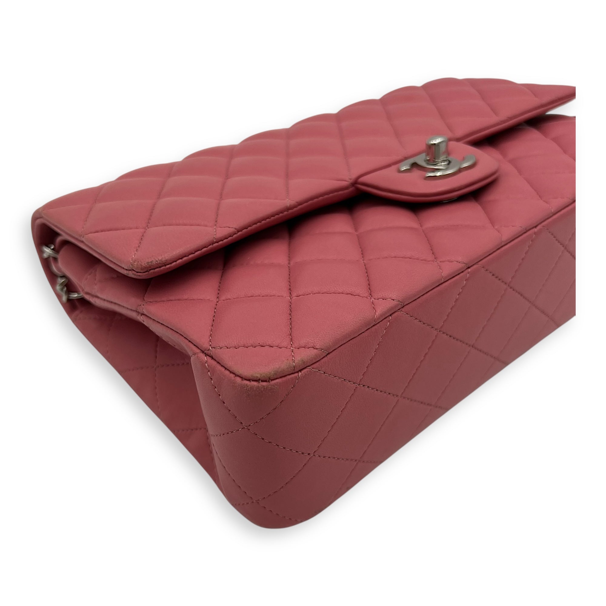 Classic Medium Pink Shoulder Bag in Lambskin, Silver hardware