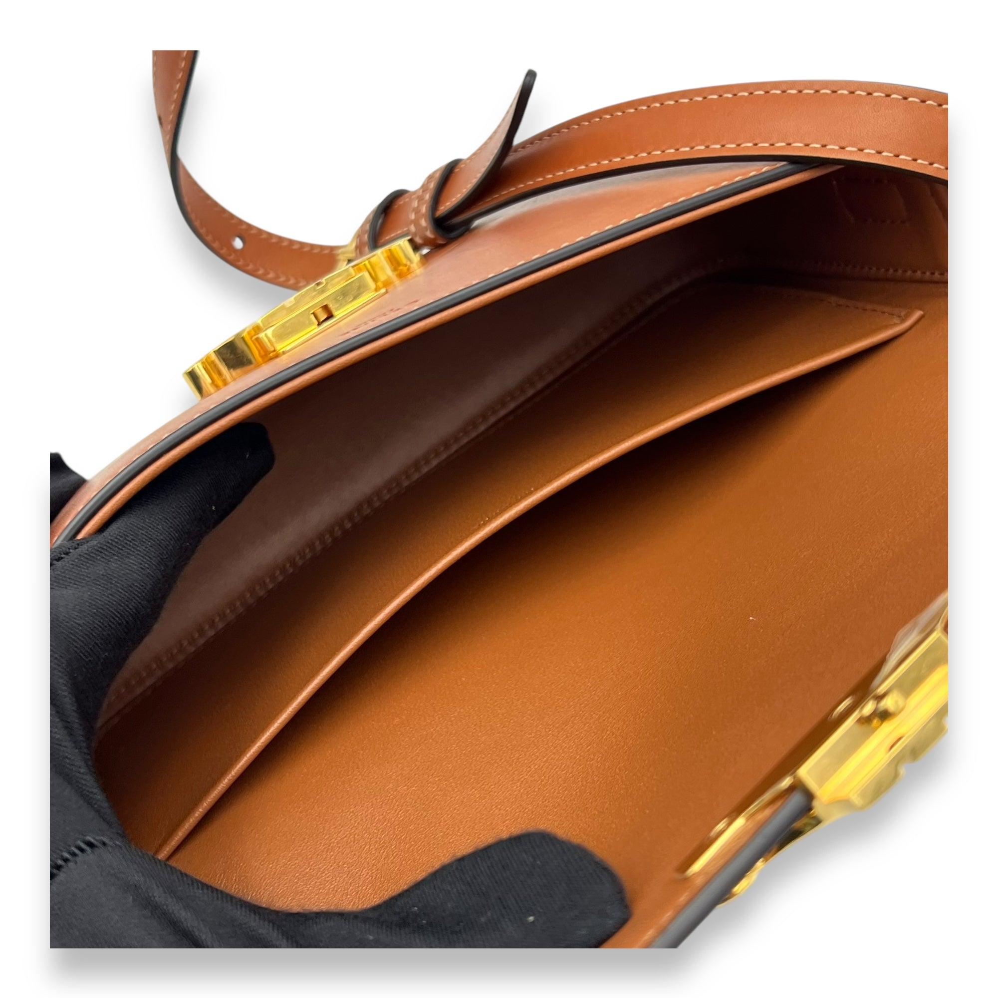 Triomphe Shoulder Bag Brown in Calfskin, Gold hardware