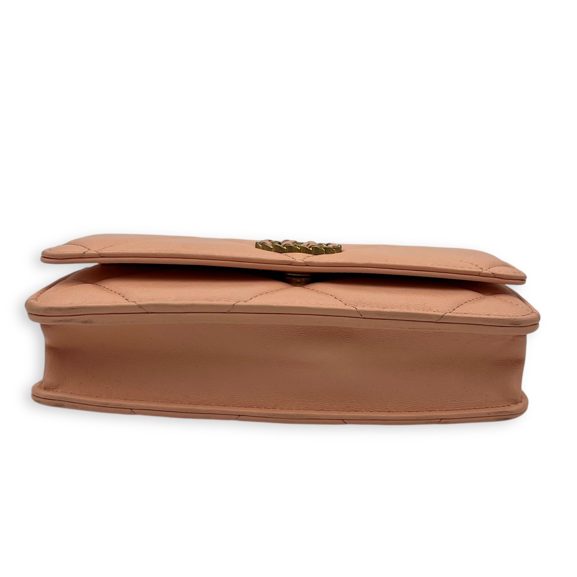C19 Wallet On Chain Peach in Lambskin, Mixed hardware
