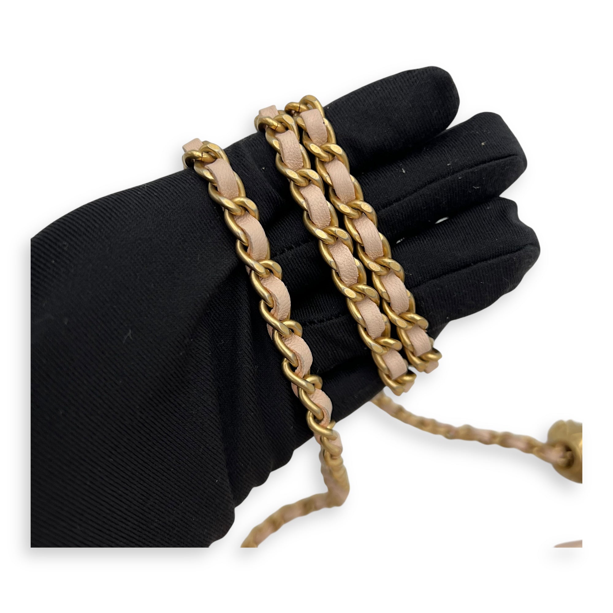 22C Pearl Crush Pink Wallet On Chain in Lambskin, Gold hardware
