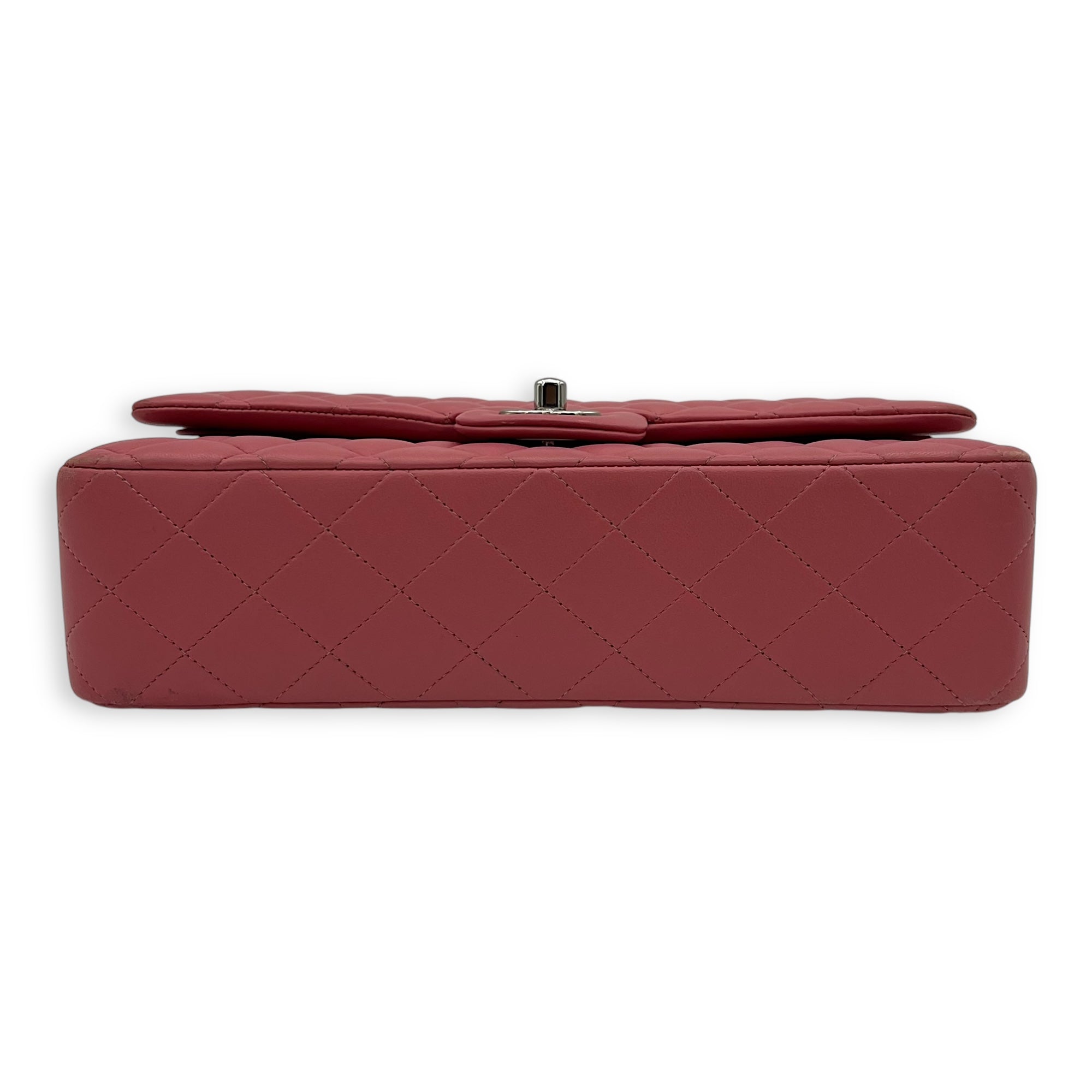 Classic Medium Pink Shoulder Bag in Lambskin, Silver hardware