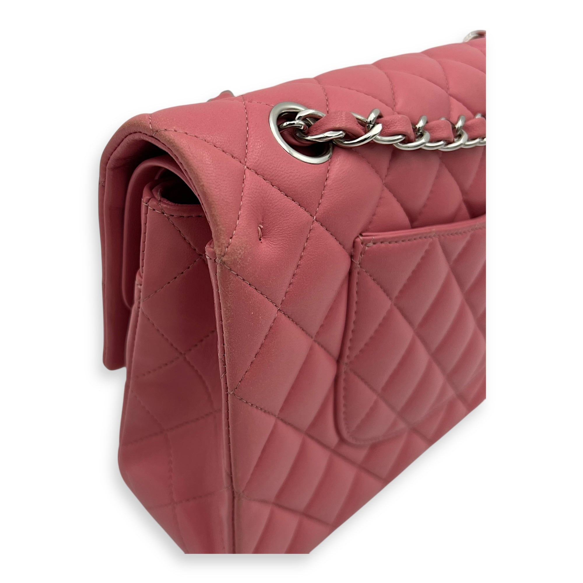 Classic Medium Pink Shoulder Bag in Lambskin, Silver hardware